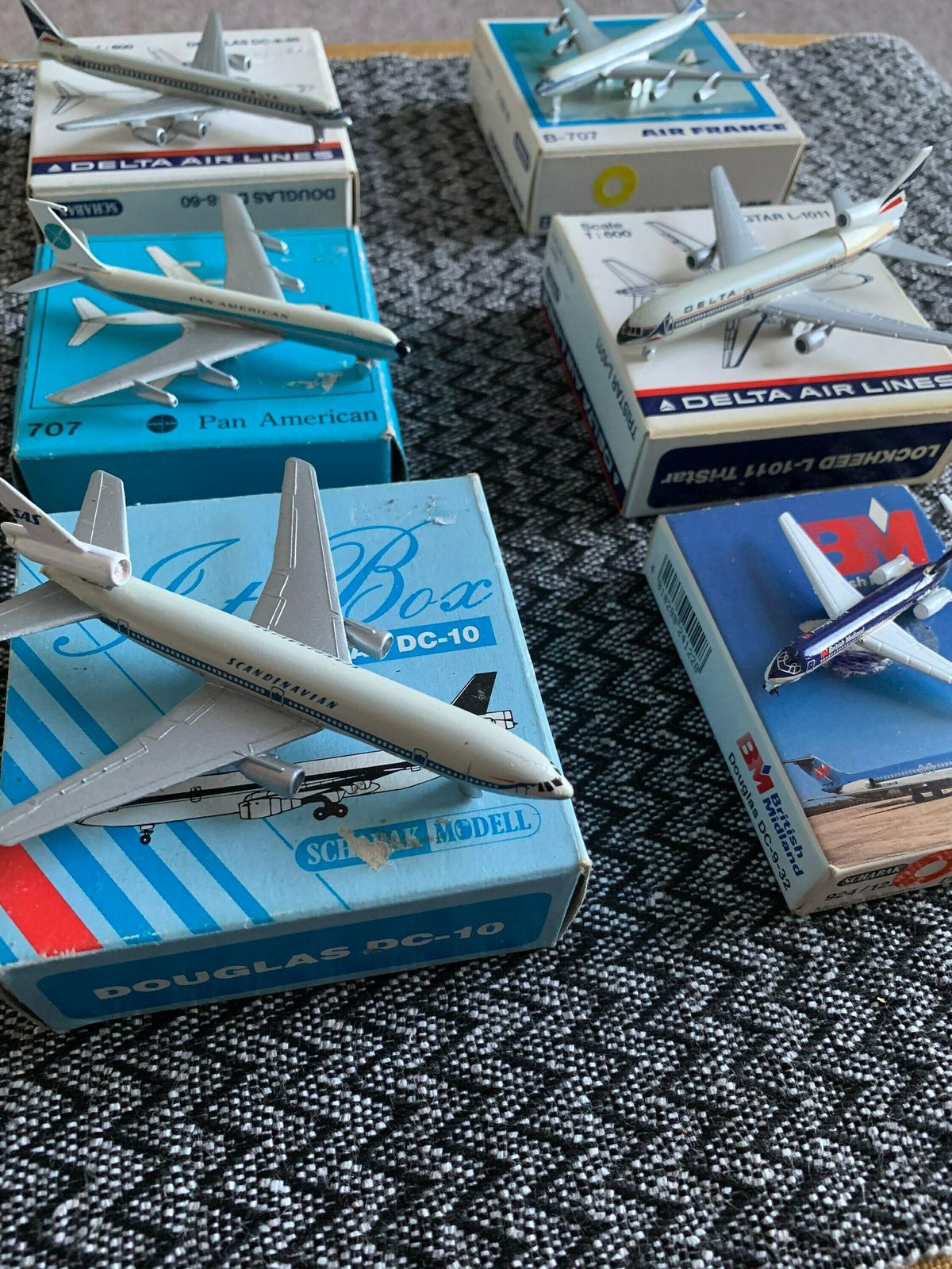 Vintage Scale Model Airplanes Boxed And Unused X 6 Collectible Toys photo vinterior