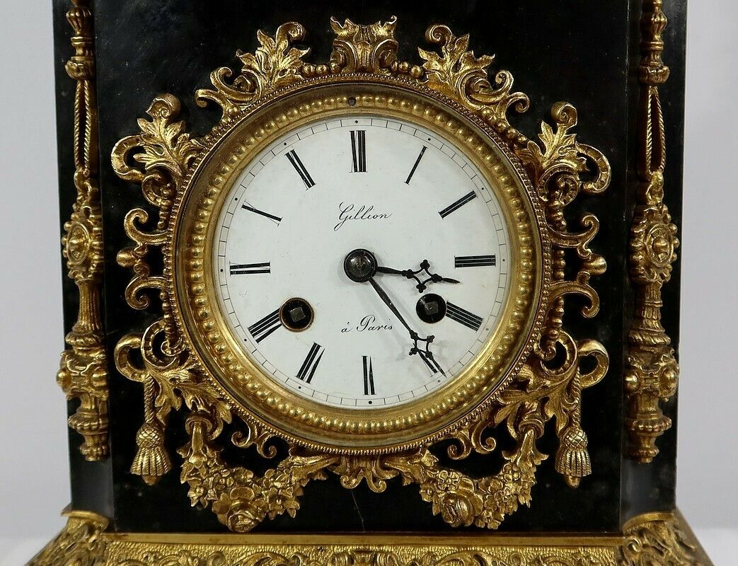 photo vintage Marble And Bronze Pendulum, Louis XVI Style, Restoration Period – Early 19th Century