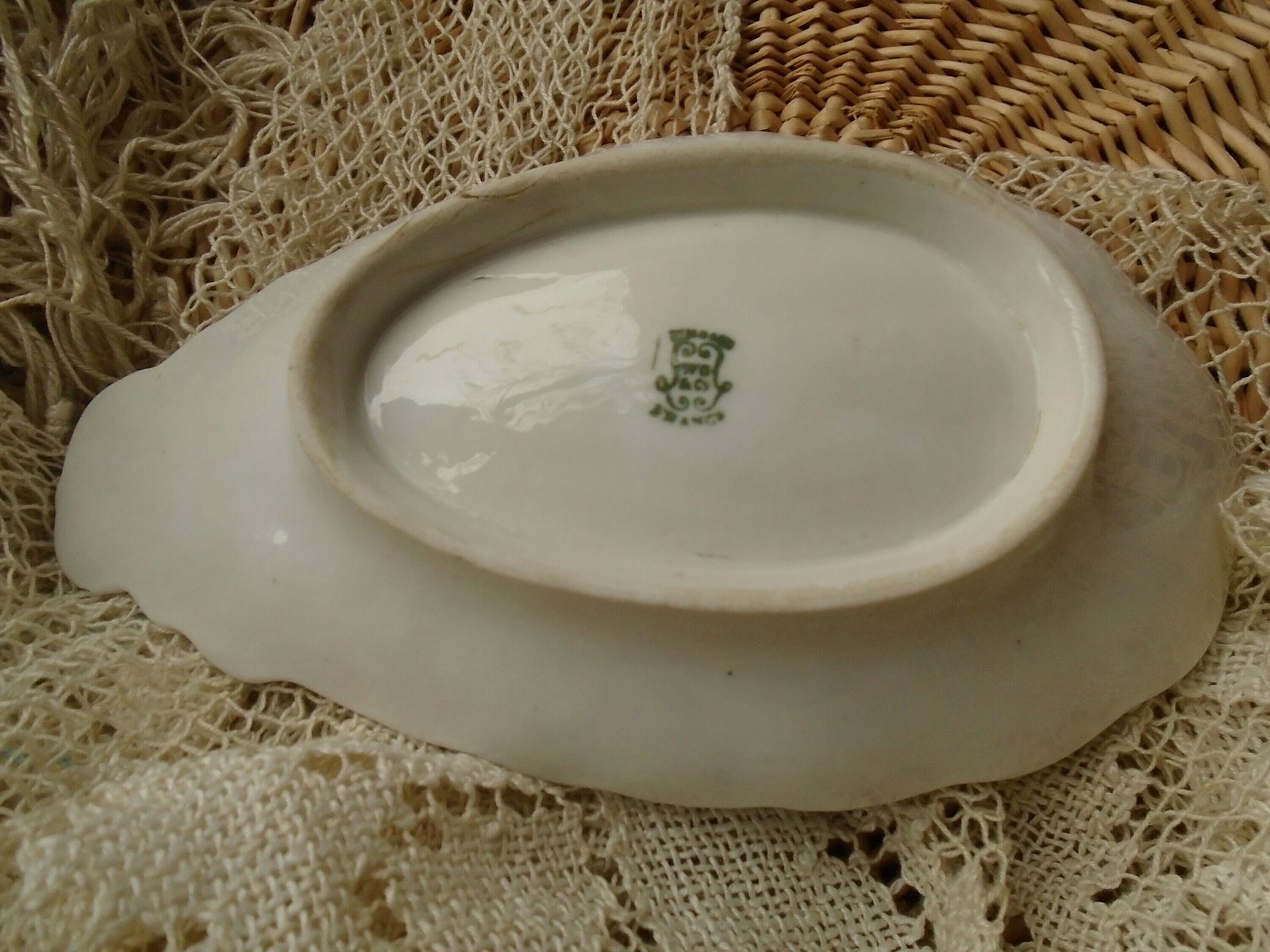 Vintage French Limoges White Porcelain Shell Soap Dish, Jewelry Holder / Bonbon Dish / Meringue / Macaroon Server photo vintage