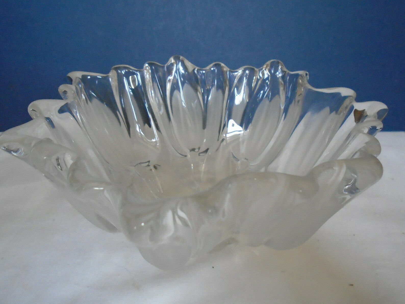 photo furniture Beautiful Vintage Pressed Glass Bowl, Clear Faceted Glass Basin, Tulip Design, Spring Bowl