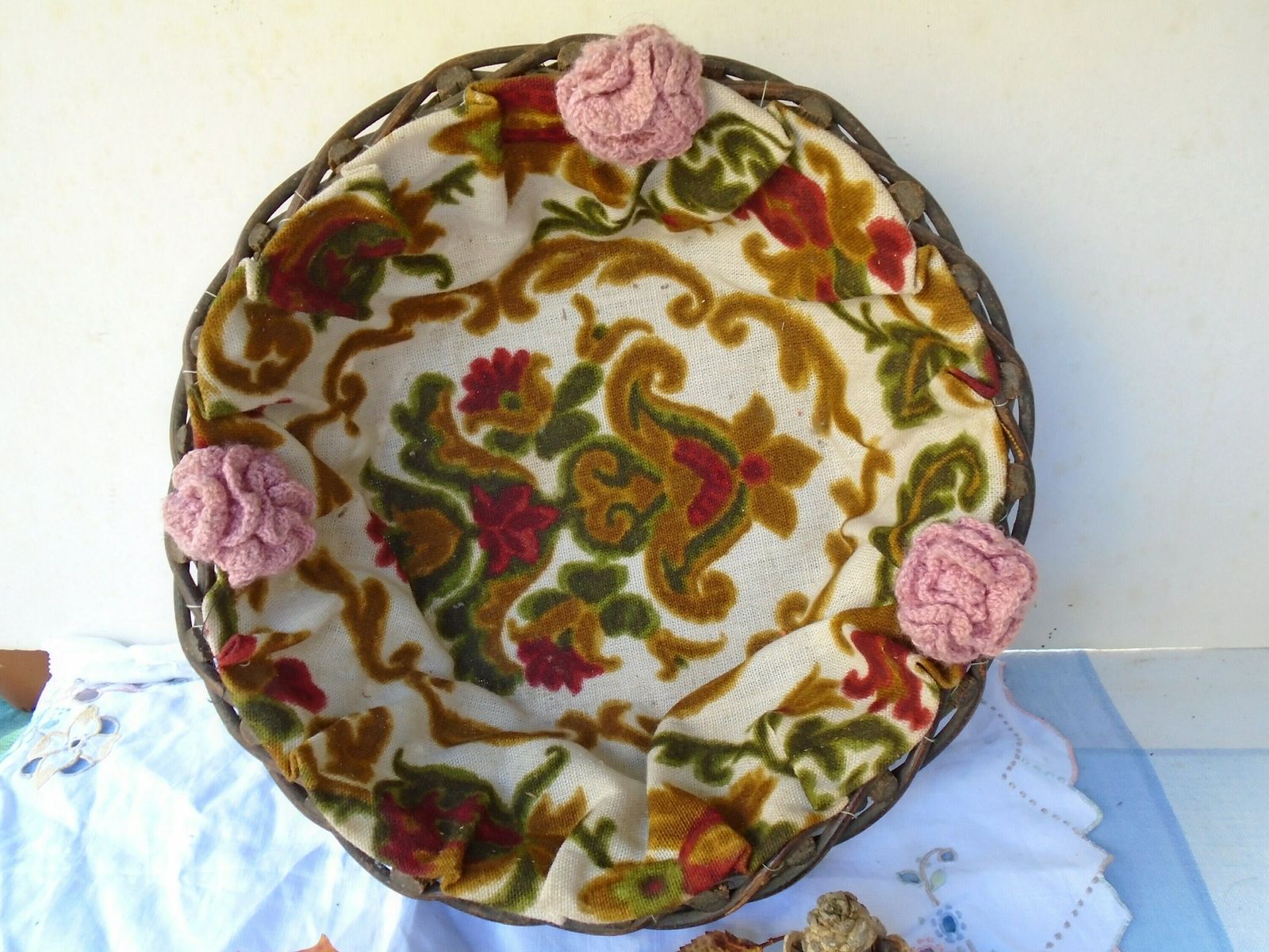 Vintage French Wood Woven Basket, 1940s, Lined With Fabulous Fabric And Crochet Wool Flowers photo vinterior