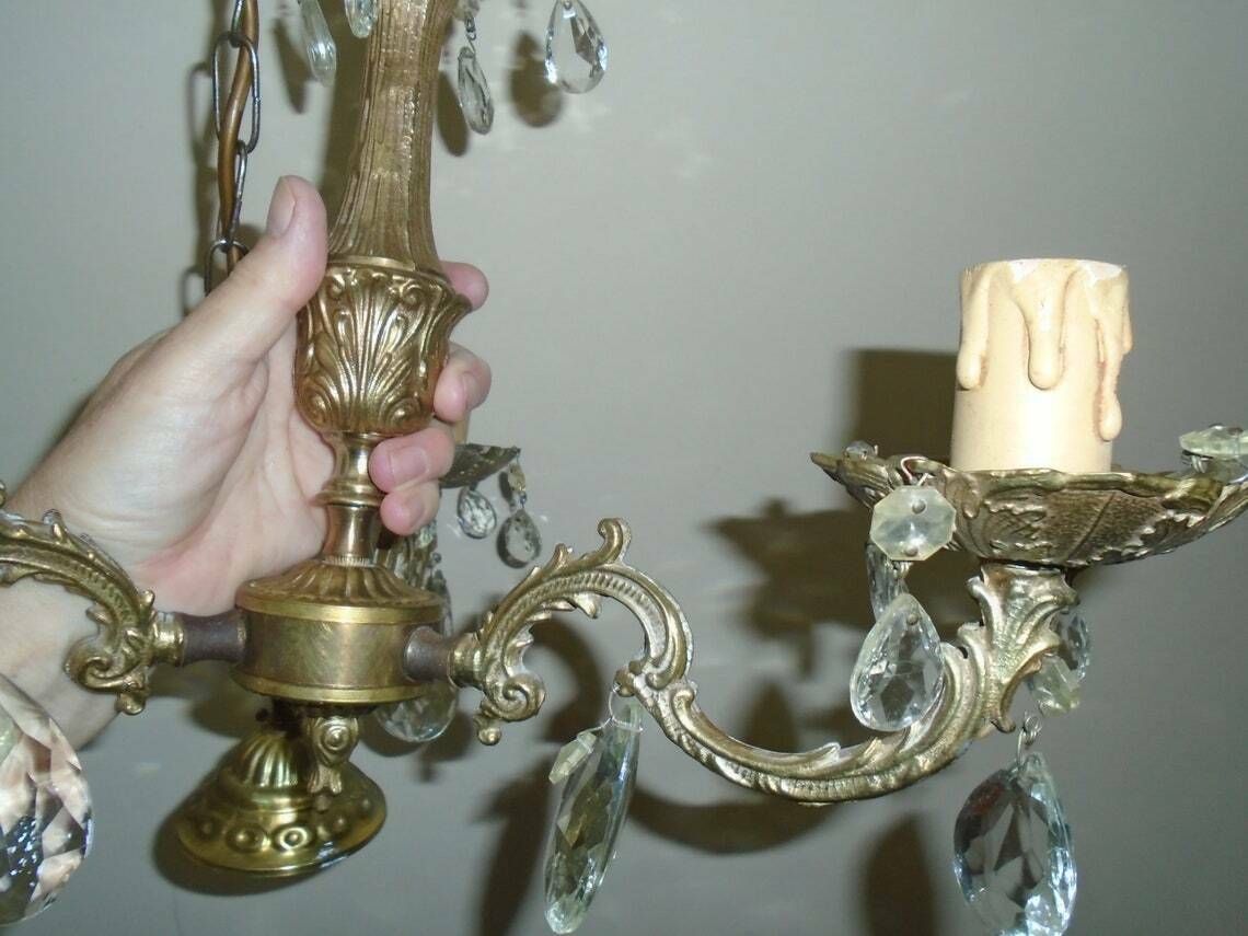 photo furniture Lustre à suspension vintage en bronze et verre cristal, 3 bougies
