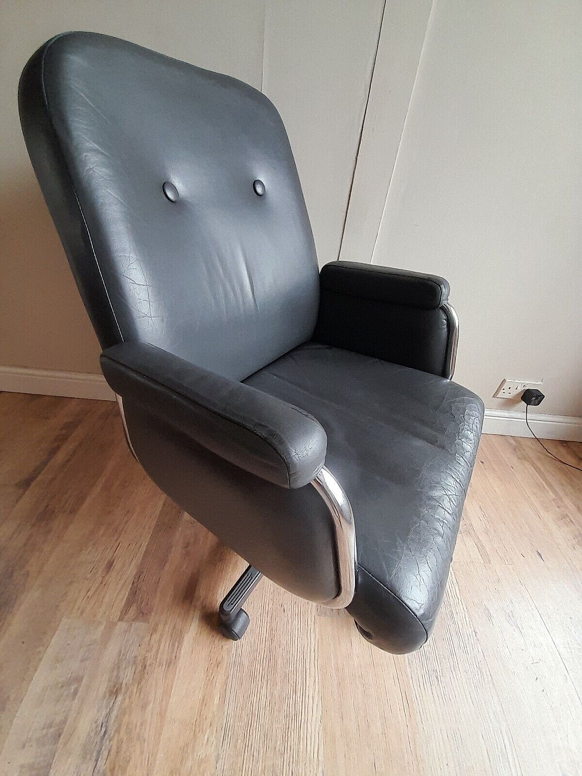 Frank Doerner For Evertaut Mid Century Leather Recliner / Swivel Chair photo vinterior