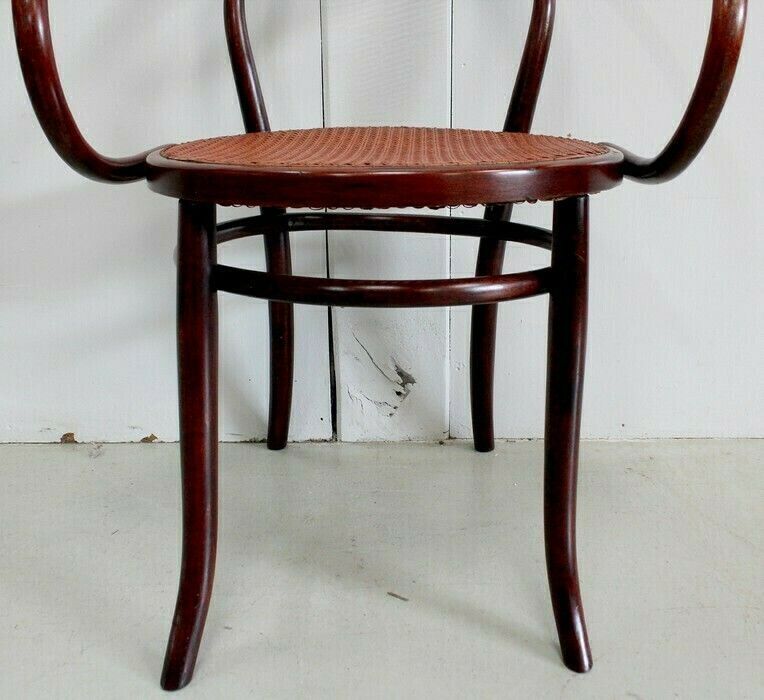 photo vinterior Thonet Armchair N°209 “Le Corbusier” – 1920