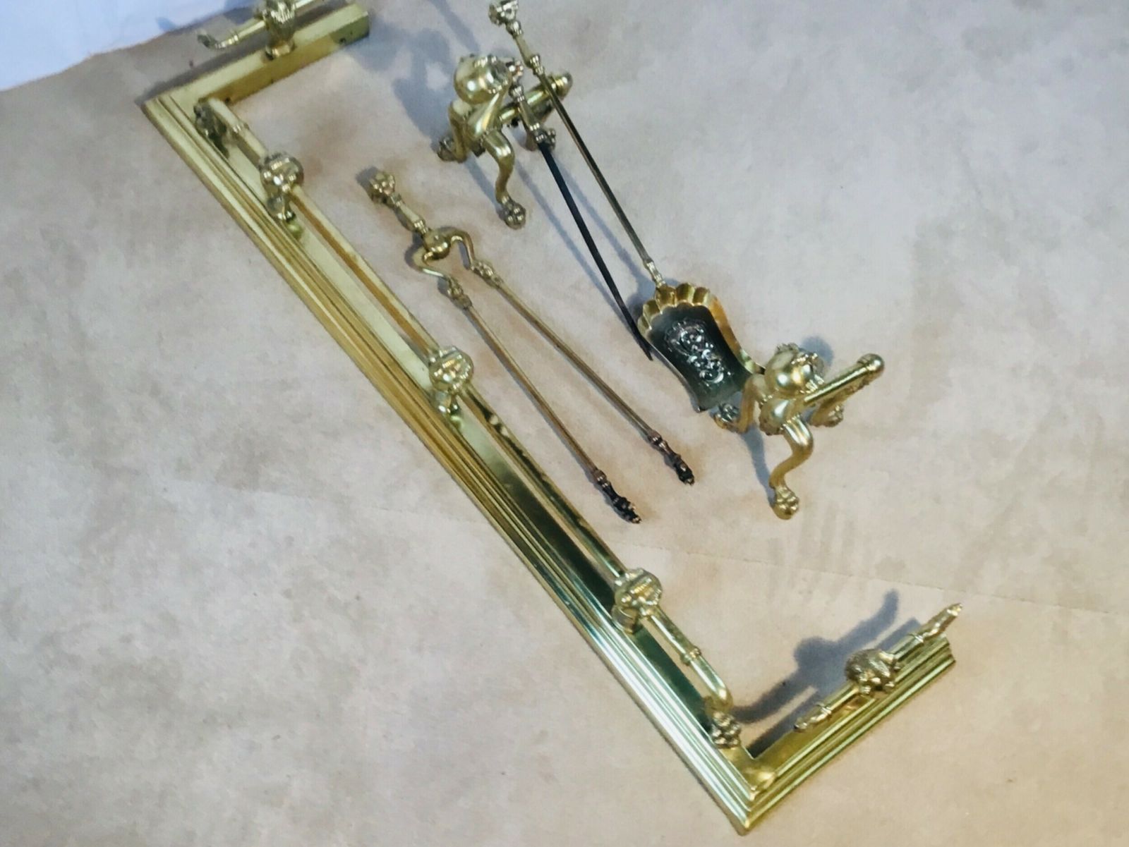 photo vintage Rare Brass Fireside Suite Of Claw & Ball Design