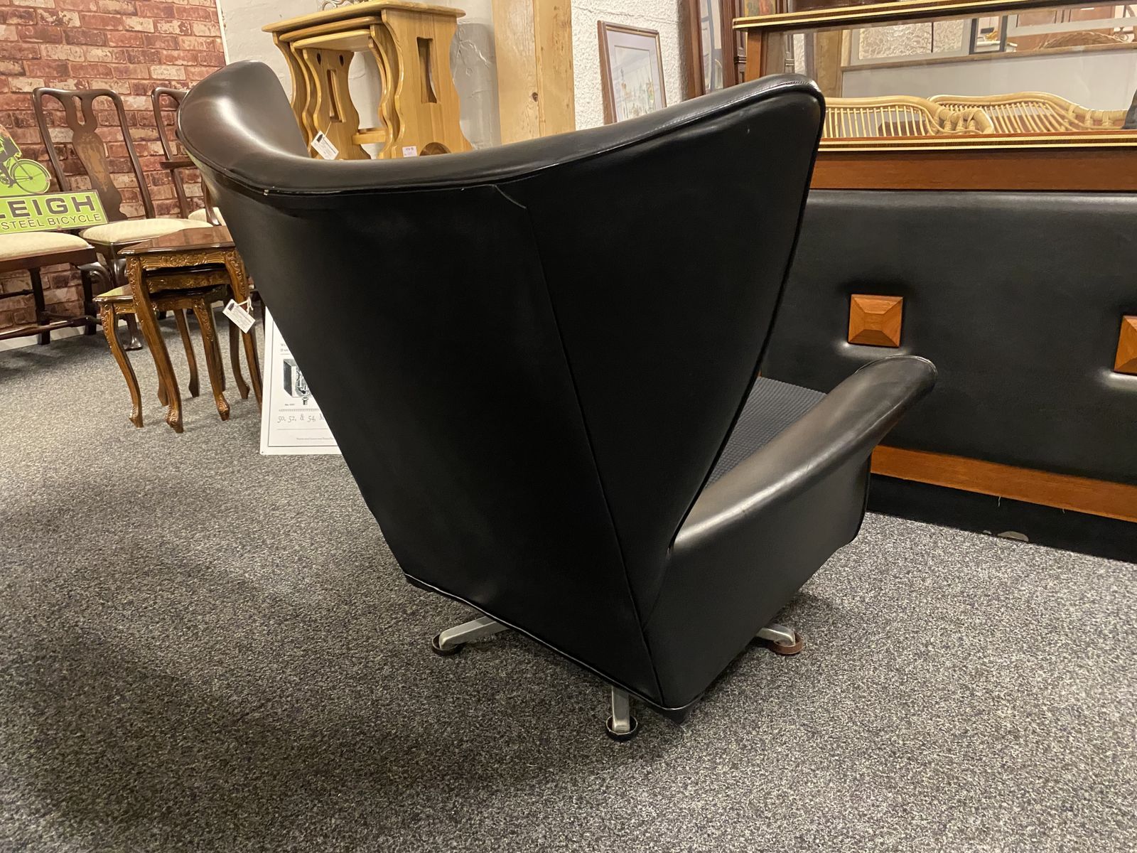 Black G Plan Swivel Chair, 1960s photo Furniture