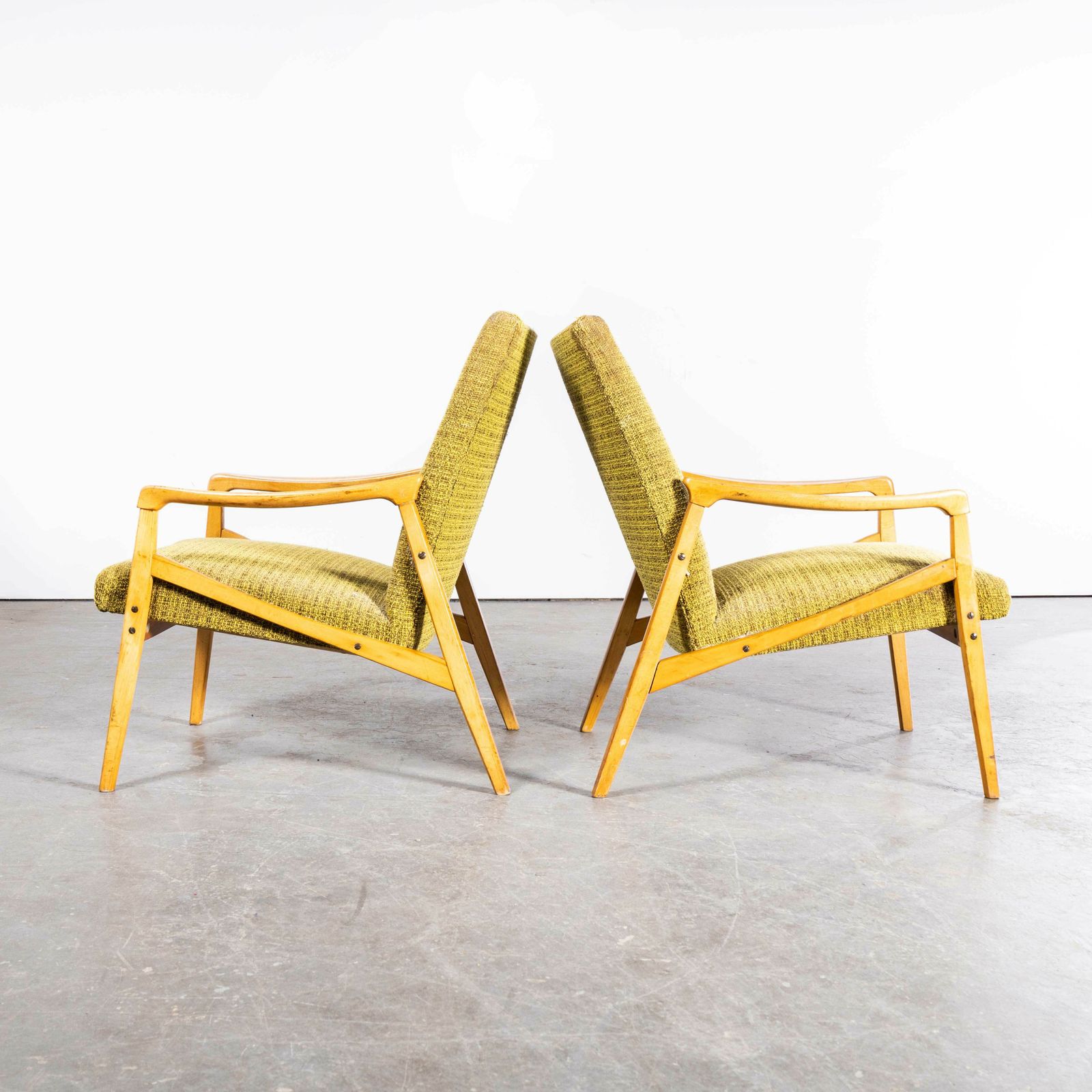 1950’s Jaroslav Smidek Original Armchairs – Pair In Lime Green photo vinterior