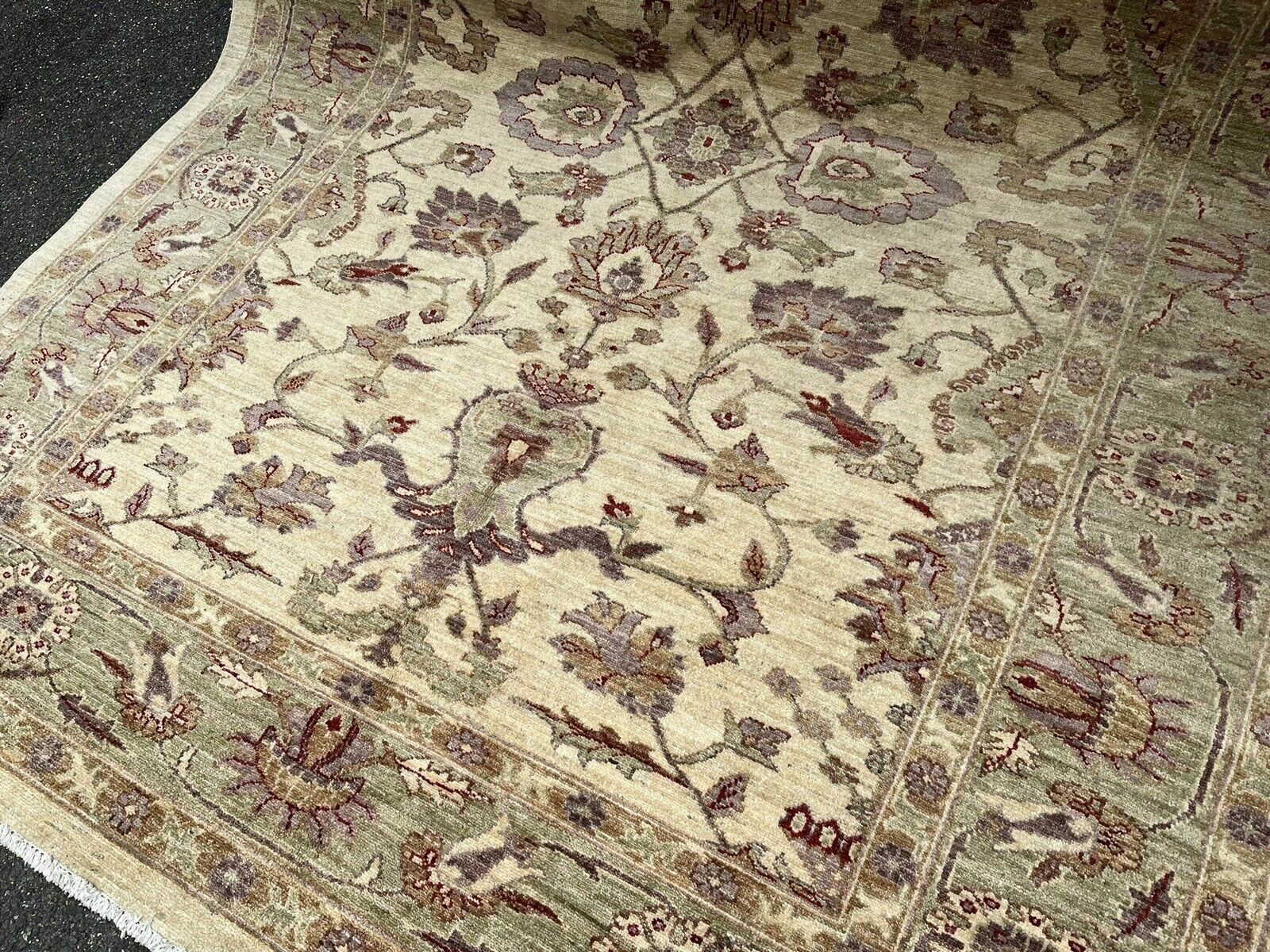 Country House Carpet/ Rug, Superb Quality. Floral Pattern photo furniture