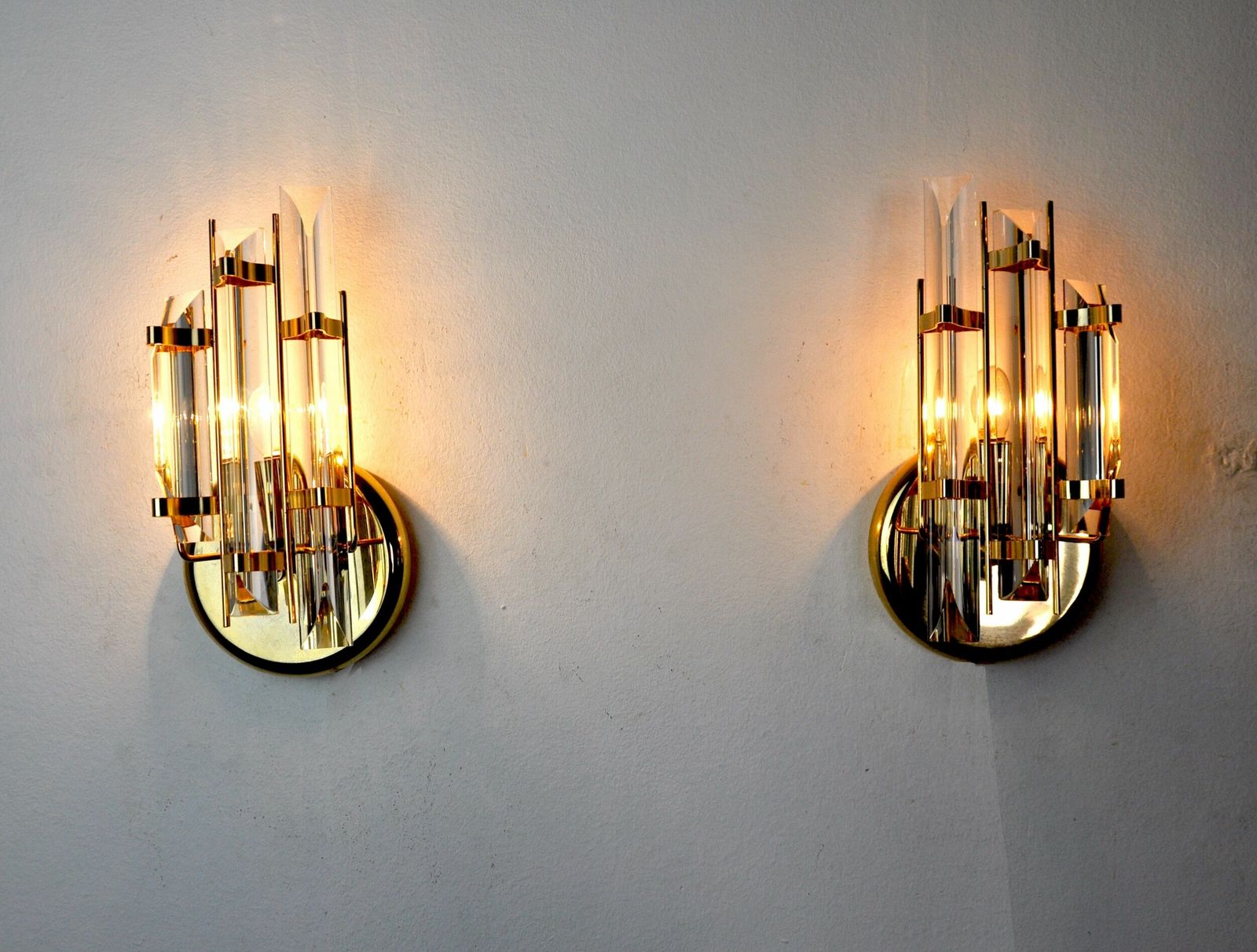 photo furniture Pair Of Venini Cut Glass Sconces Murano Italy 1980