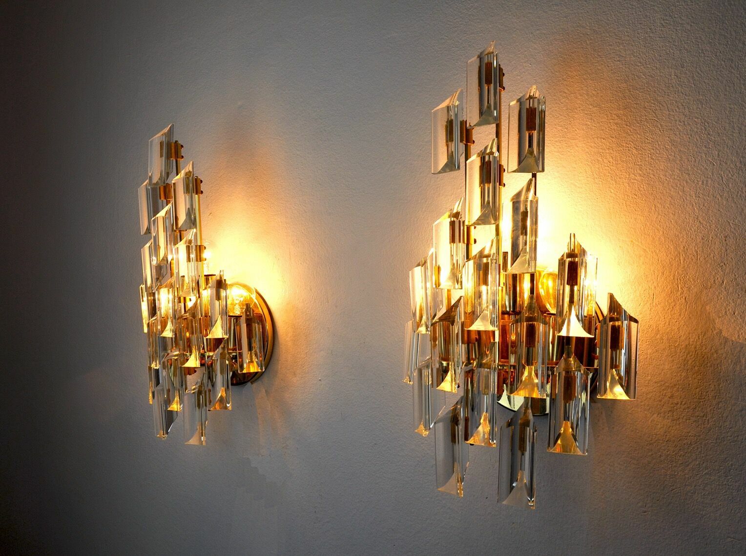 Pair Of Oscar Torlasco Sconces, Triedri Glass, Italy, 1970 photo furniture