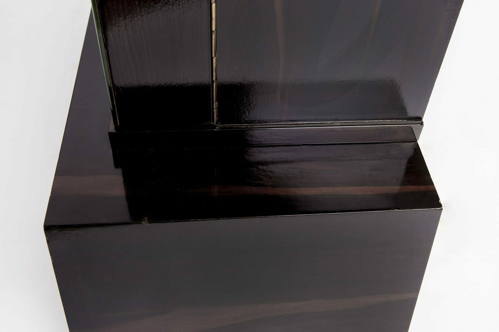 photo buy Italian Origin Art Deco Dry Bar Attributed To Osvaldo Borsani In Macassar Ebony