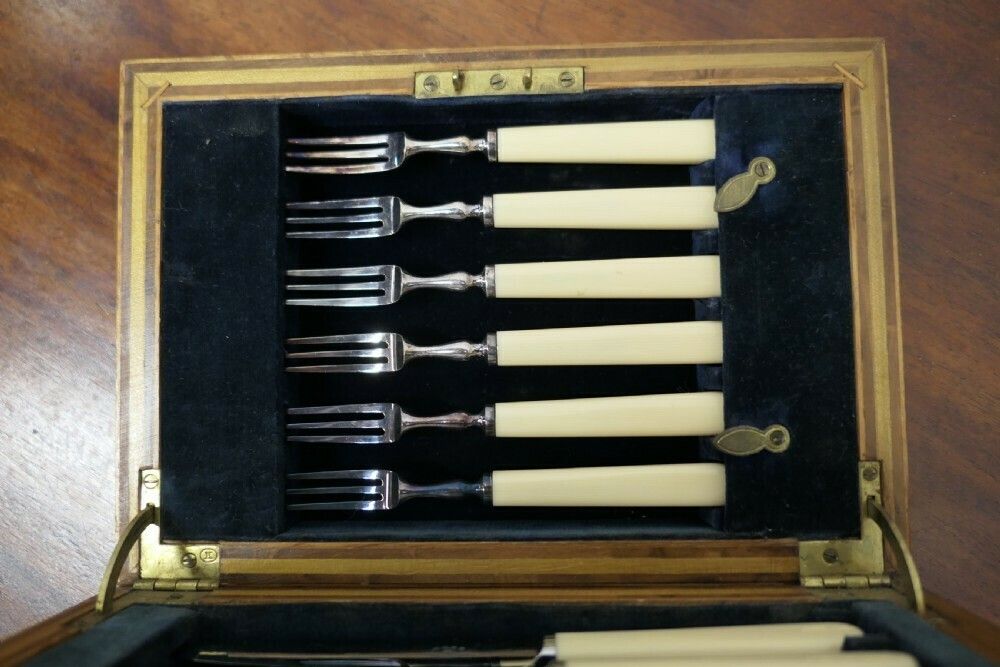 William Hutton & Sons Desert Cutlery Canteen photo buy