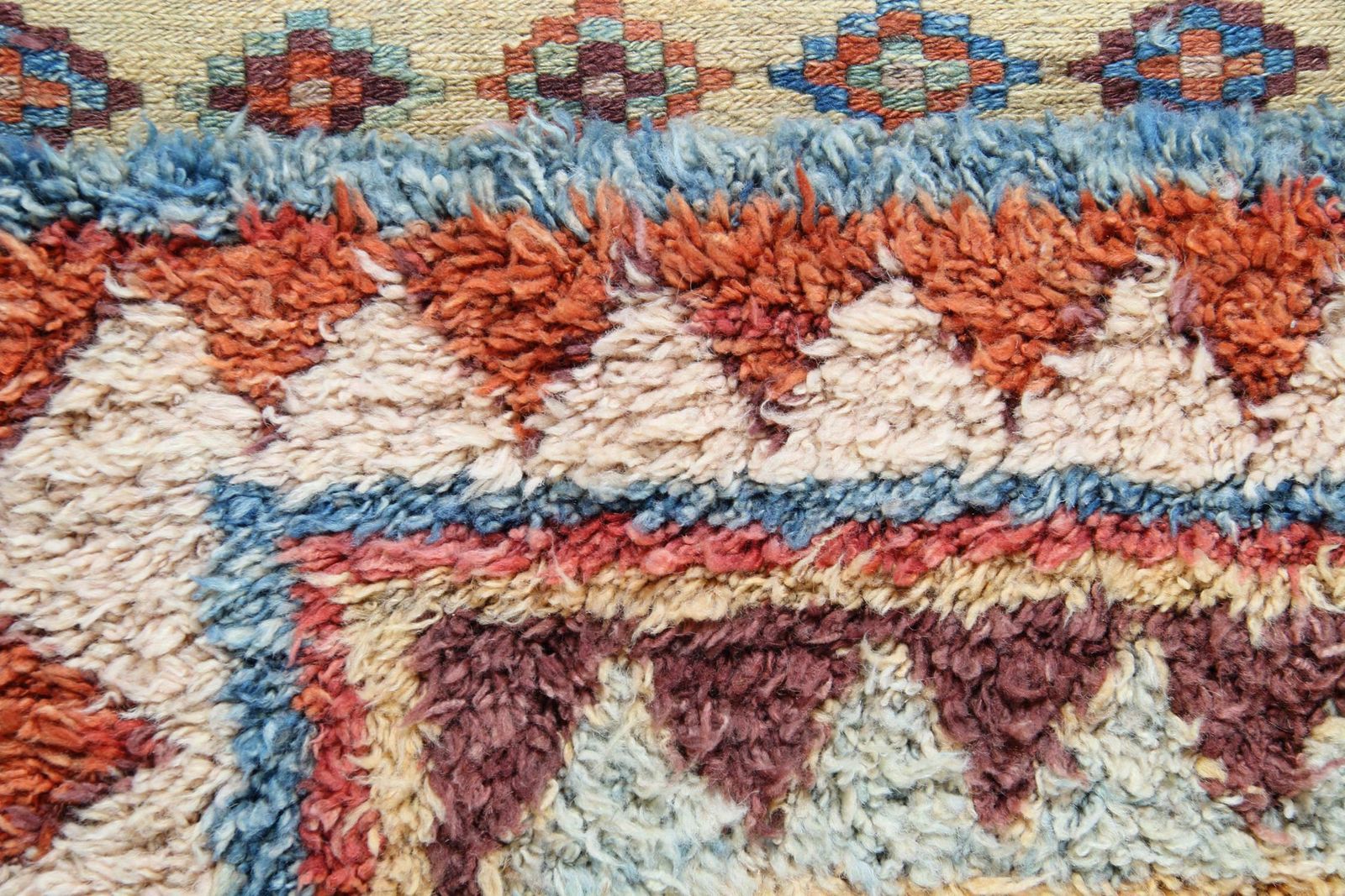 Handmade Carpet Moroccan Rugs, Shag Rugs, Pink And Red Primitive Carpet For Sale photo Textiles