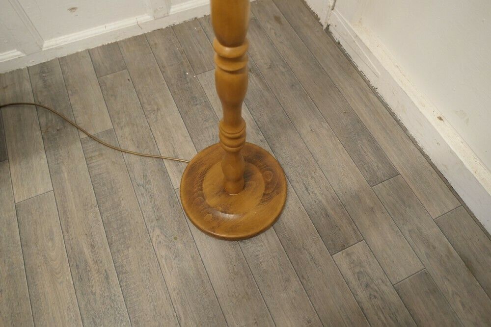 Turned Beech Floor Standing Lamp photo vinterior
