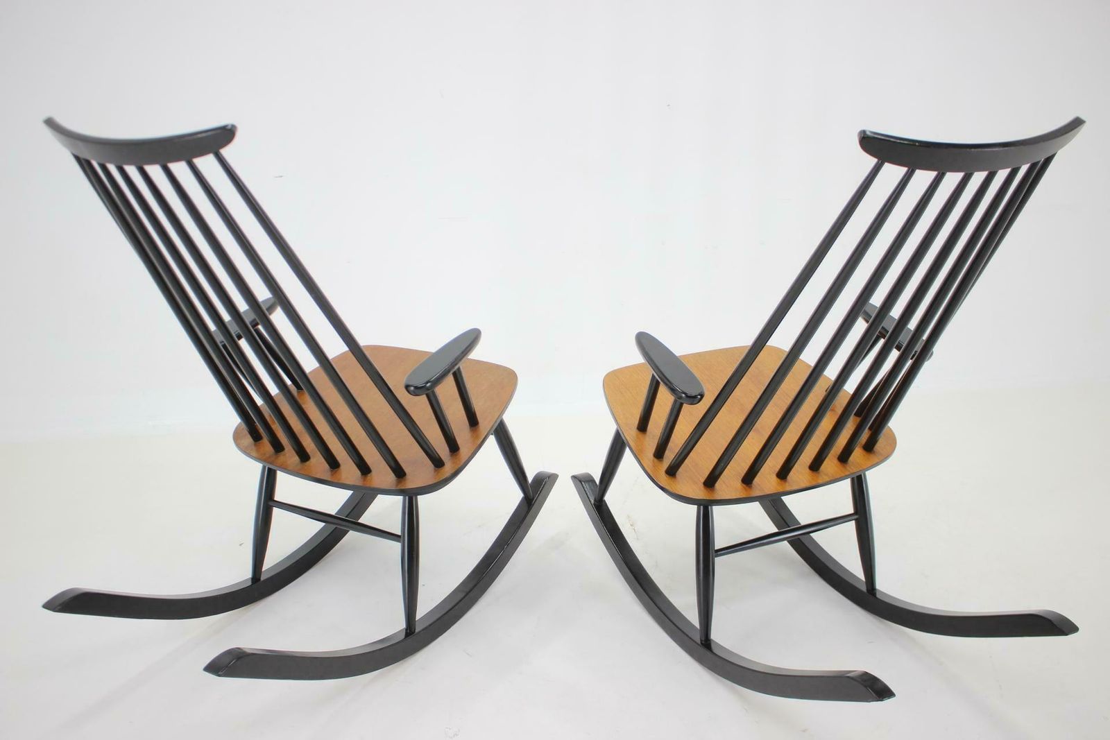 1485.0 1960s Pair Of Varjonen Puunjalostus Beech Rocking Chair, Finland photo