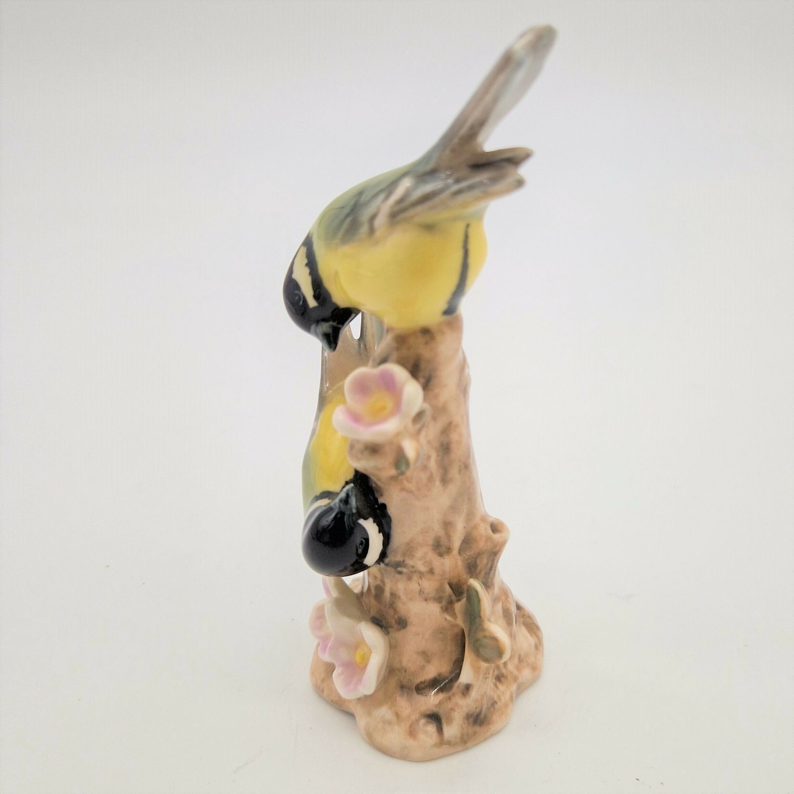 Porcelain Figurine "Titmouse" By Göbel. 1970   1975 photo vinterior