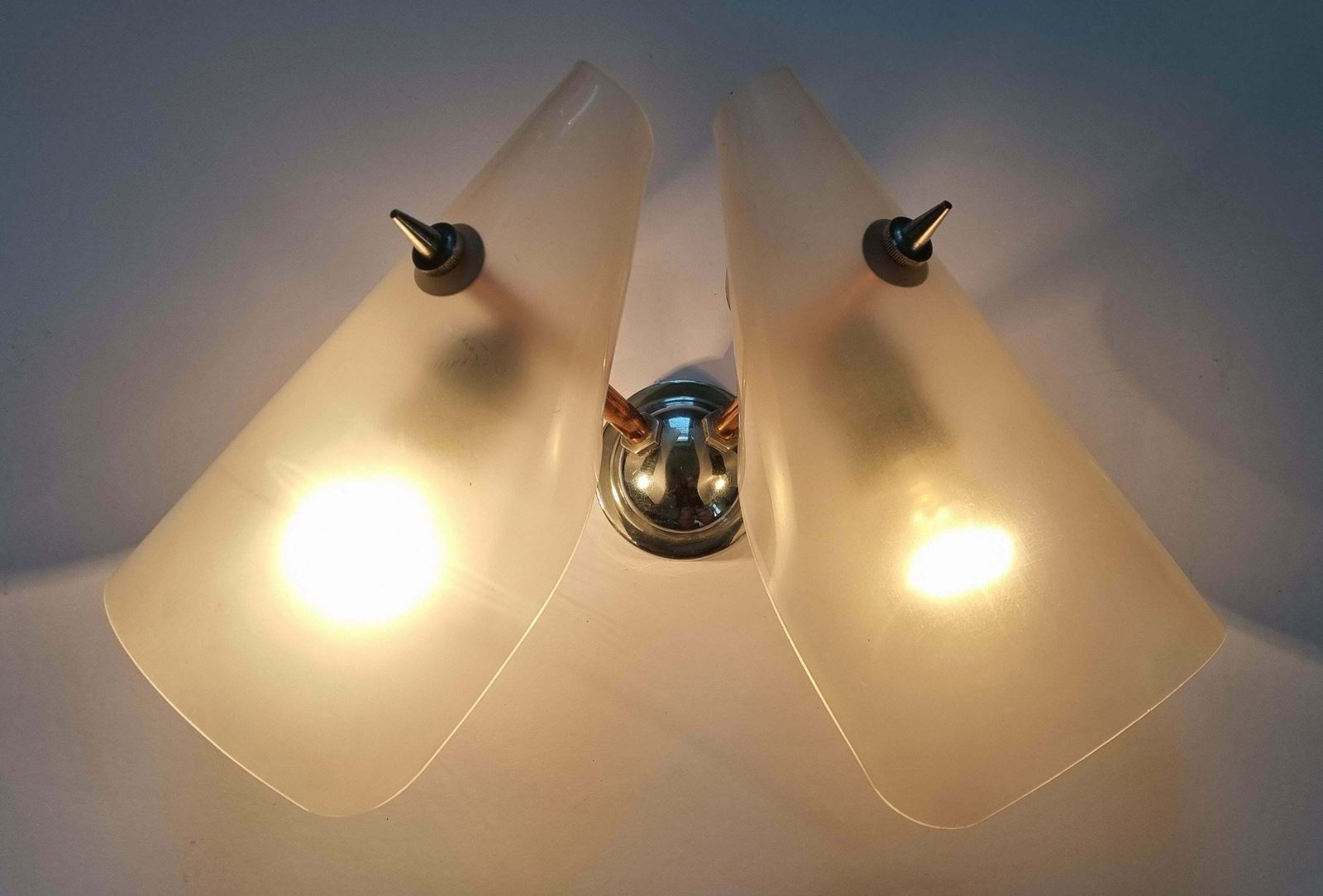 photo vinterior Large Midcentury Wall Lamp In Stilnovo Style, Italy, 1960s