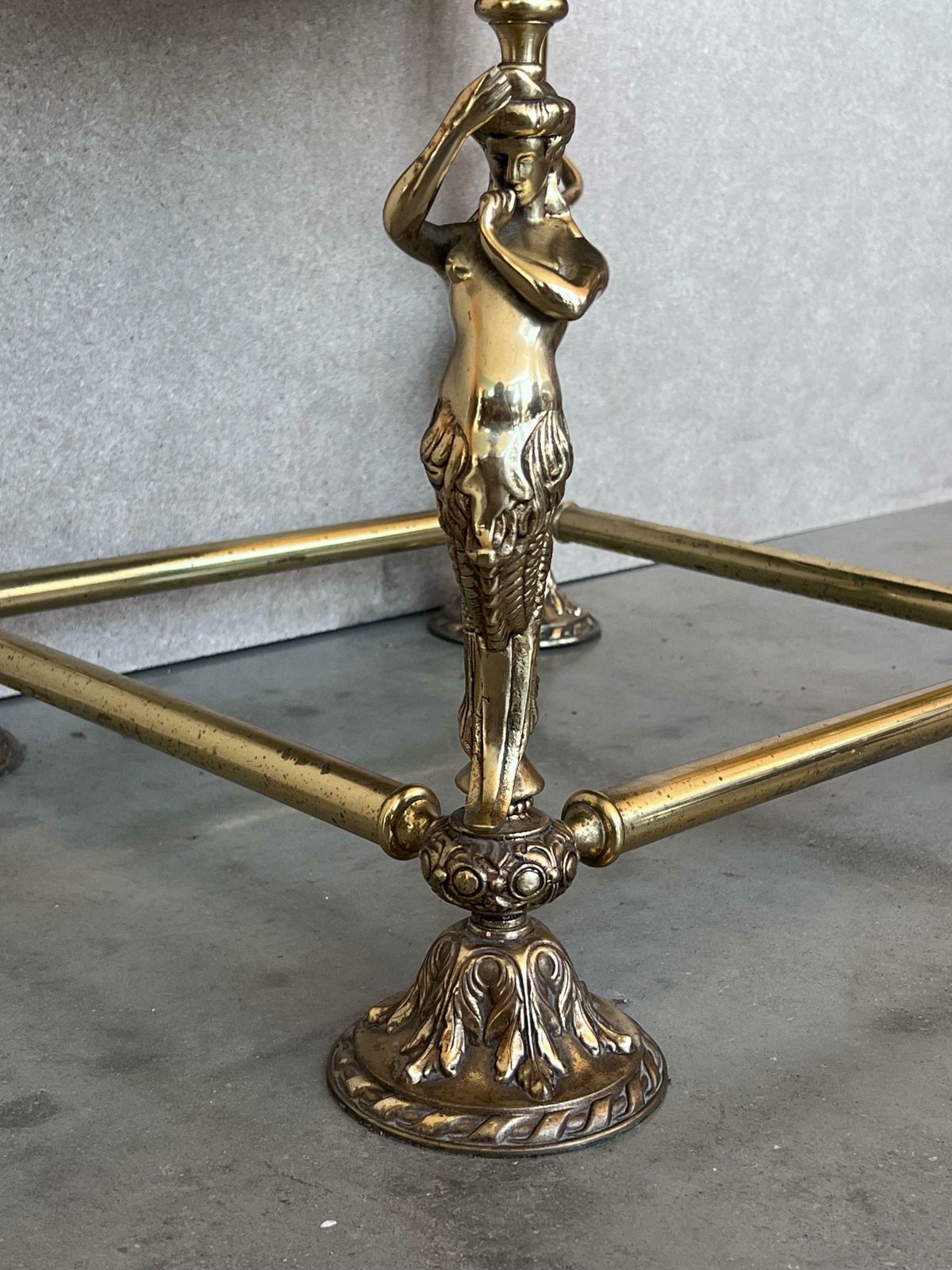 Table d'appoint italienne carrée en bronze, plateau en marbre vert, vers 1845 photo buy