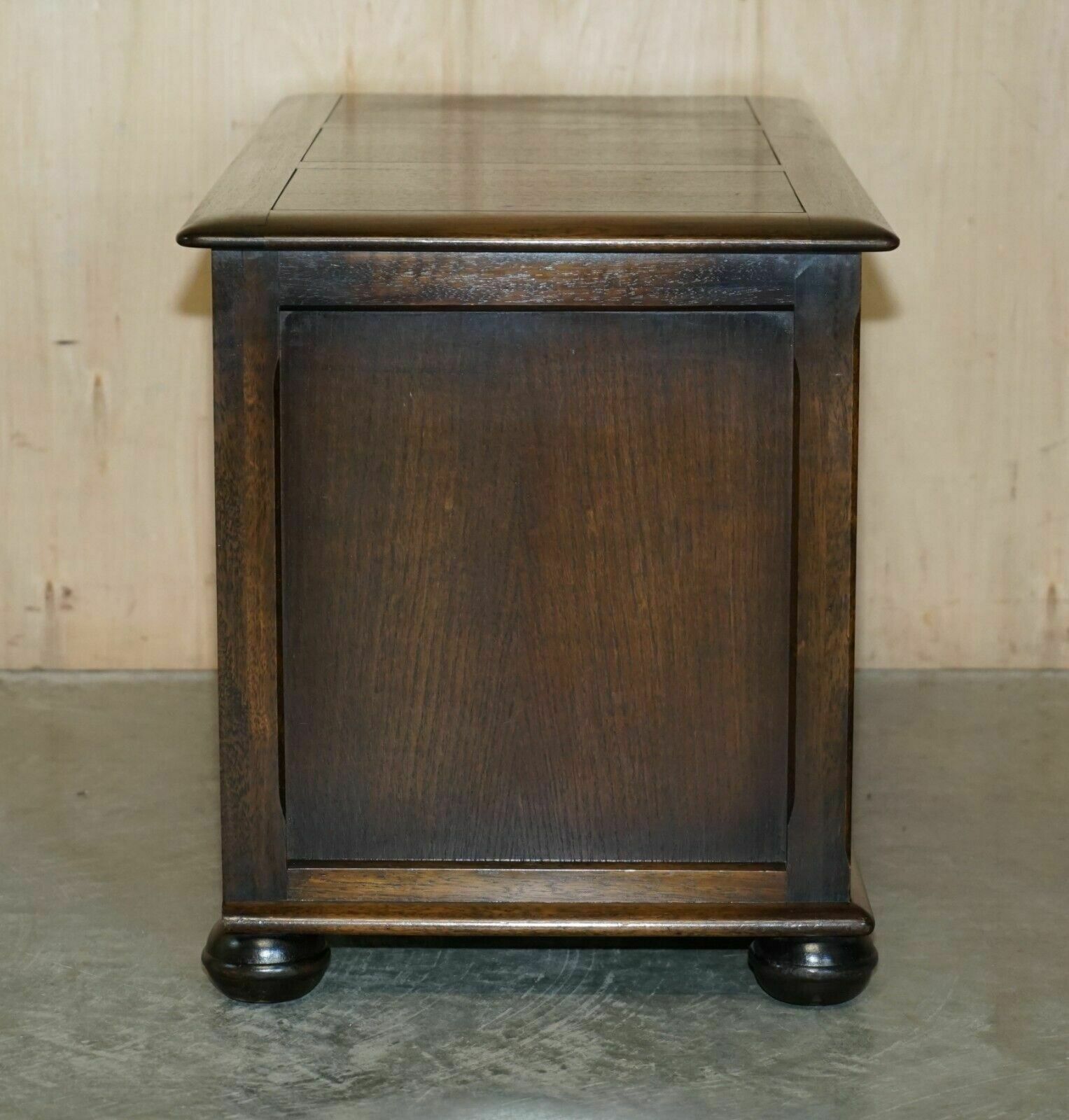 photo vintage Vintage Jacobean Style English Oak Linen Trunk Or Chest For Clothes Toys Etc