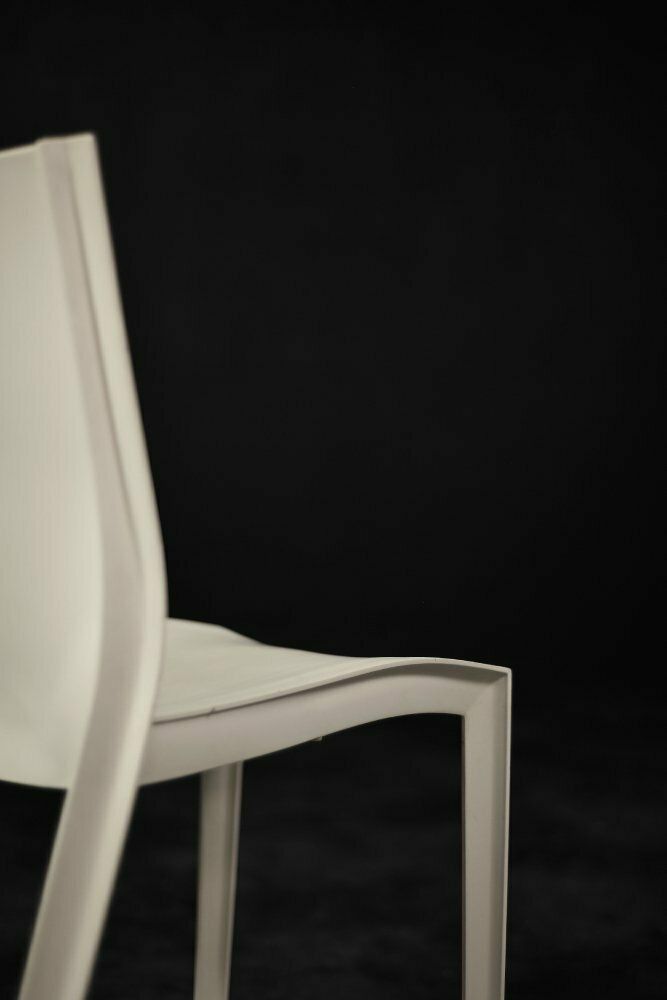 photo for sale Vintage Mid Century French Slick Slick Chairs In White Plastic By Philippe Starck For Xo Design, 1999, Set Of 5