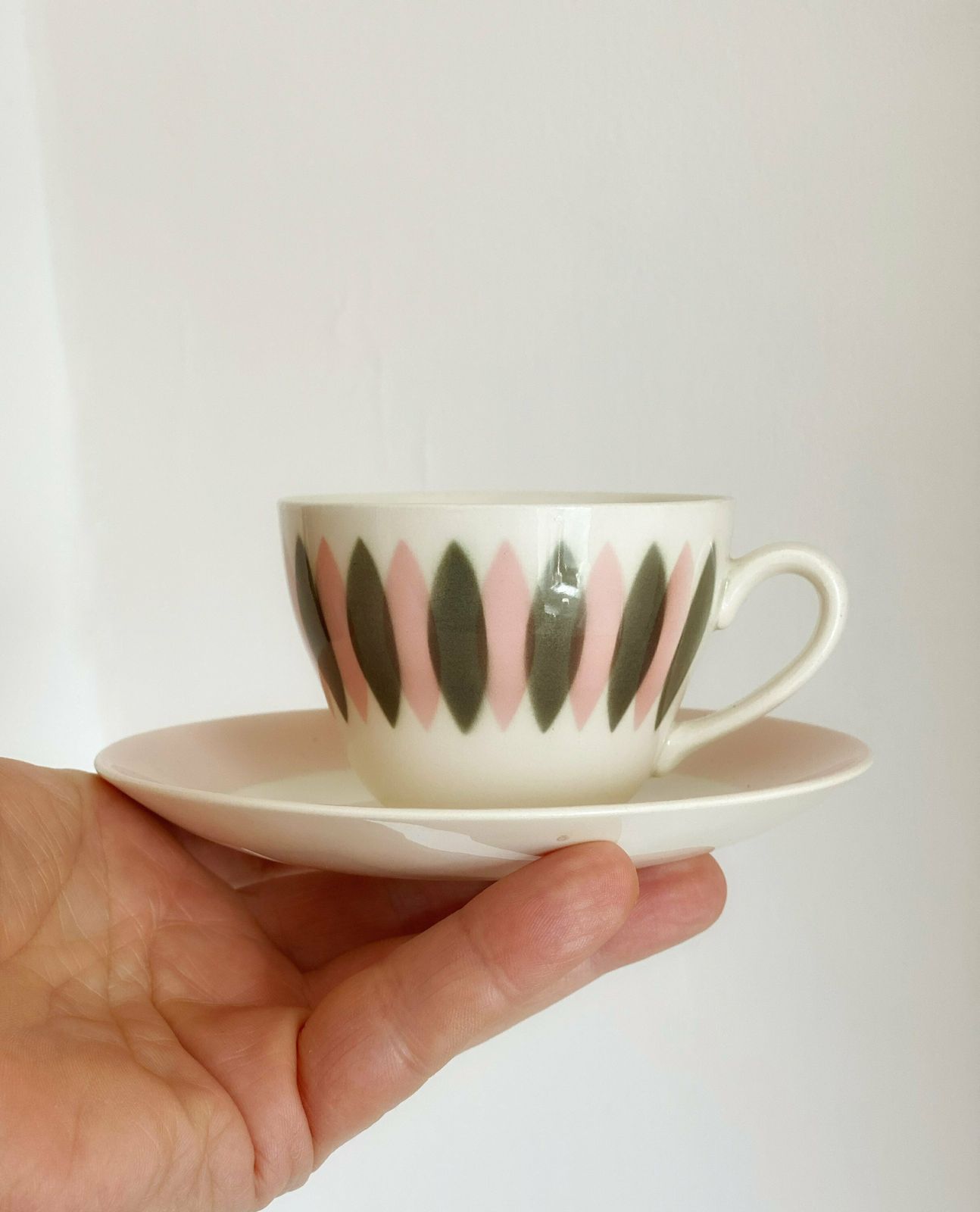 Royal Copenhagen Aluminia ‘Ida’ Coffee Cups 1959 photo furniture