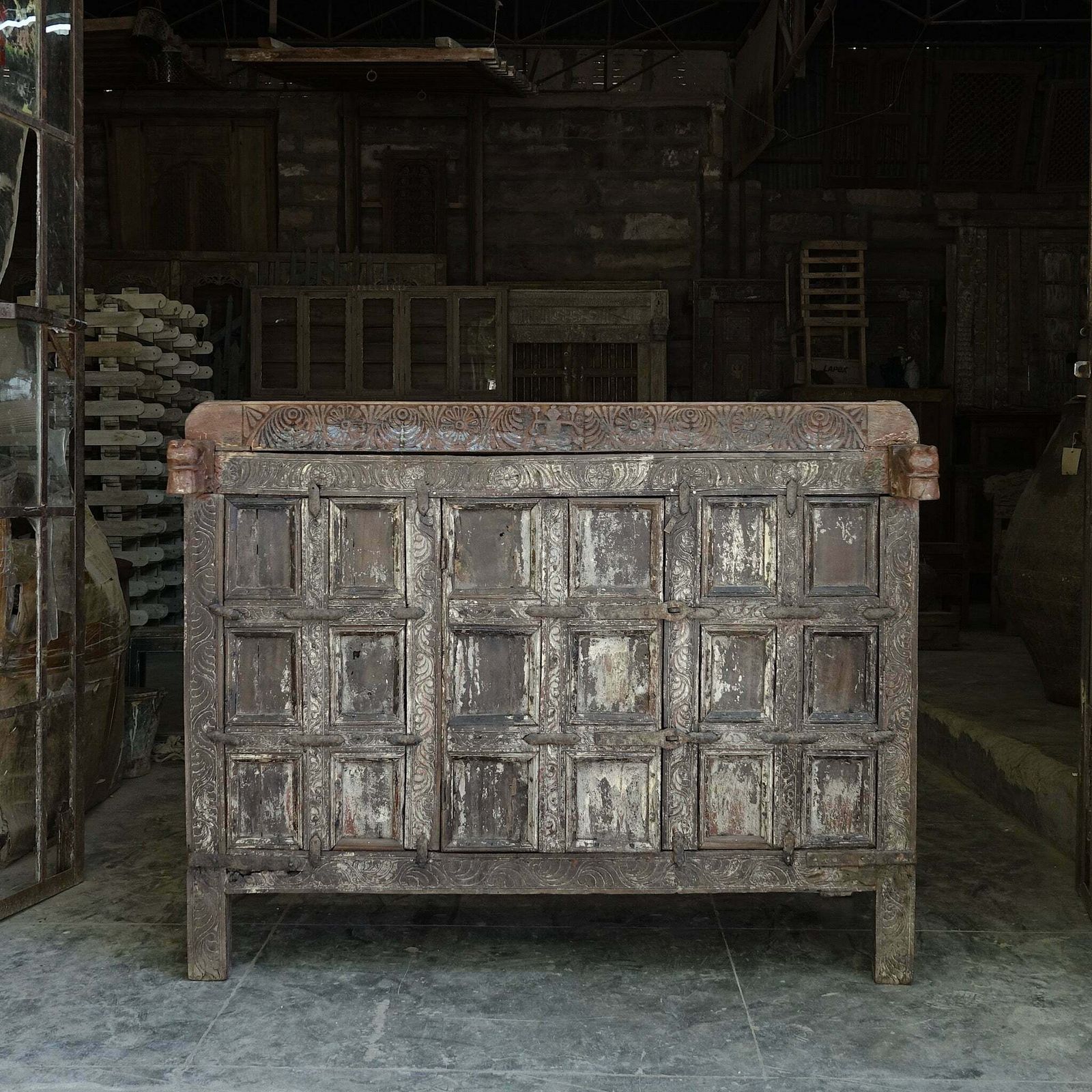 Old Damchiya   Carved Indian Furniture N°33 photo vinterior
