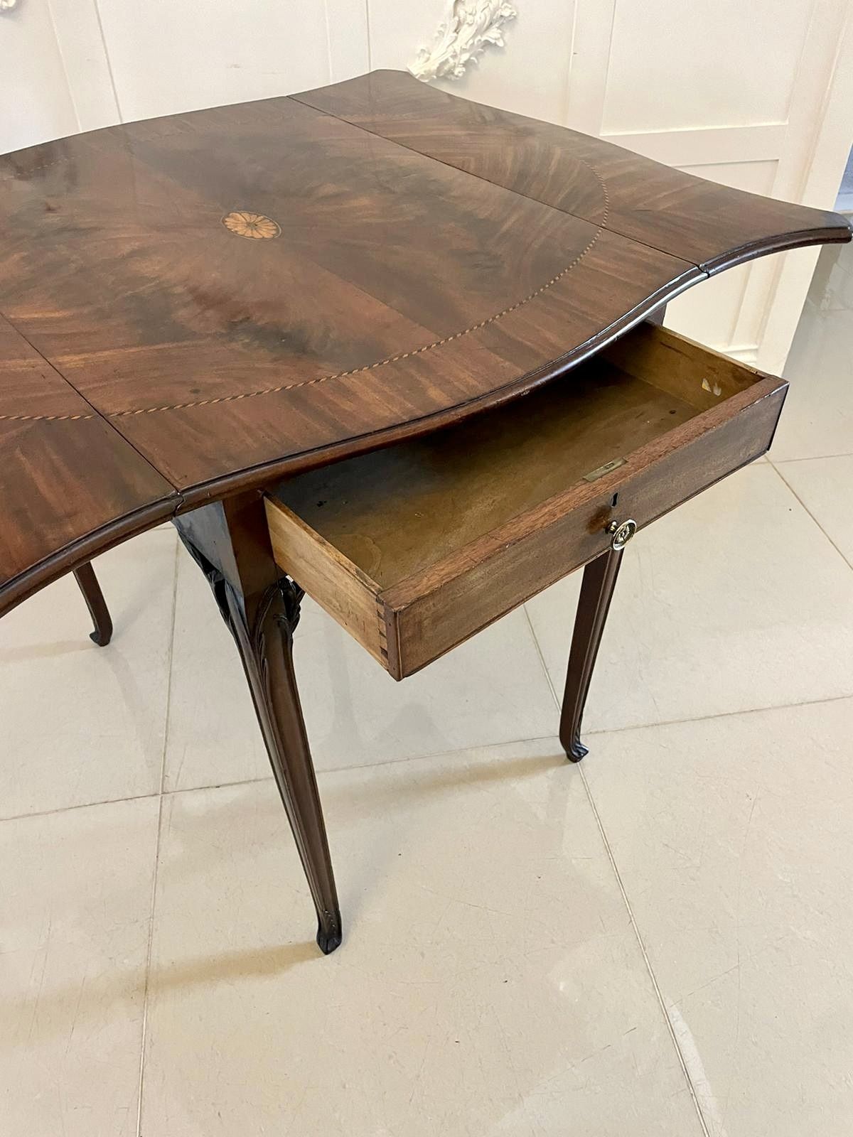 Antique 18th Century Quality Mahogany Inlaid Butterfly Pembroke Table photo for sale