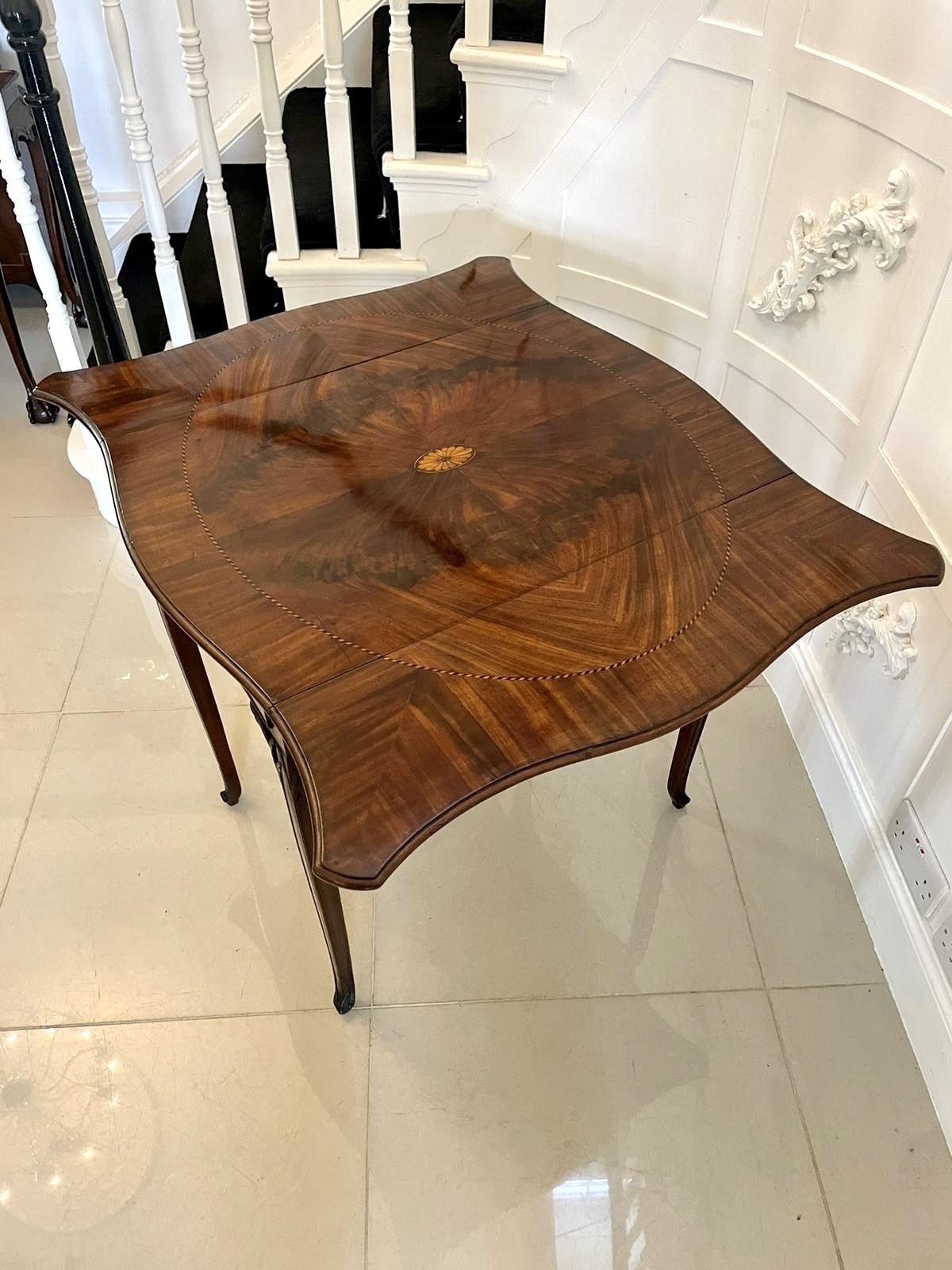 Furniture Antique 18th Century Quality Mahogany Inlaid Butterfly Pembroke Table photo
