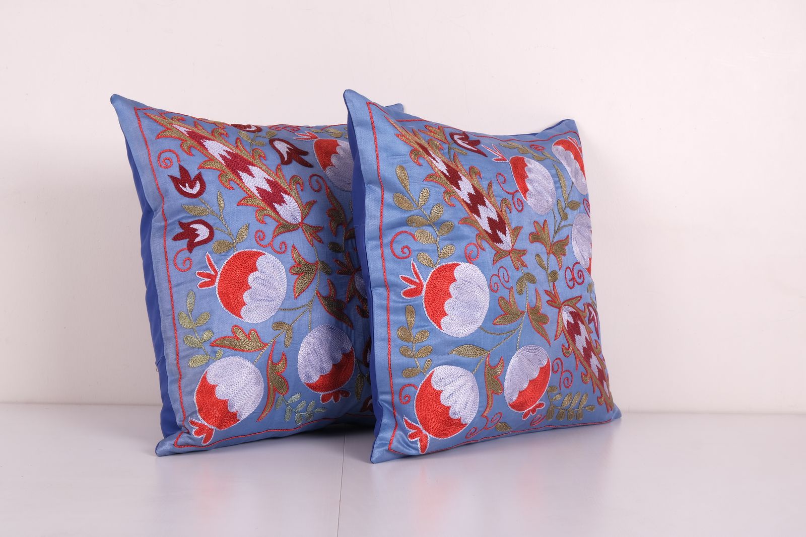 Pair Suzani Silk Cushion Cover From Uzbekistan, Set Of Two Embroidered Suzani Floral Pattern Boho Pillow 19'' X 19'' photo Textiles