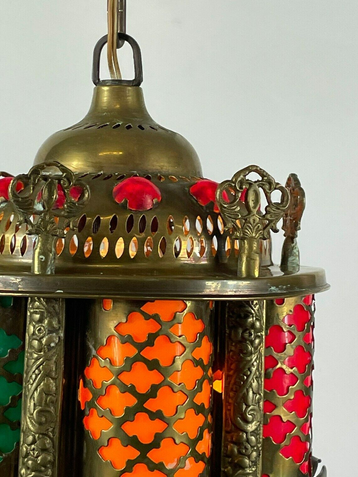 Arabische Hanglamp – Messing Met Veelkleurige Kunststof Elementen photo for sale