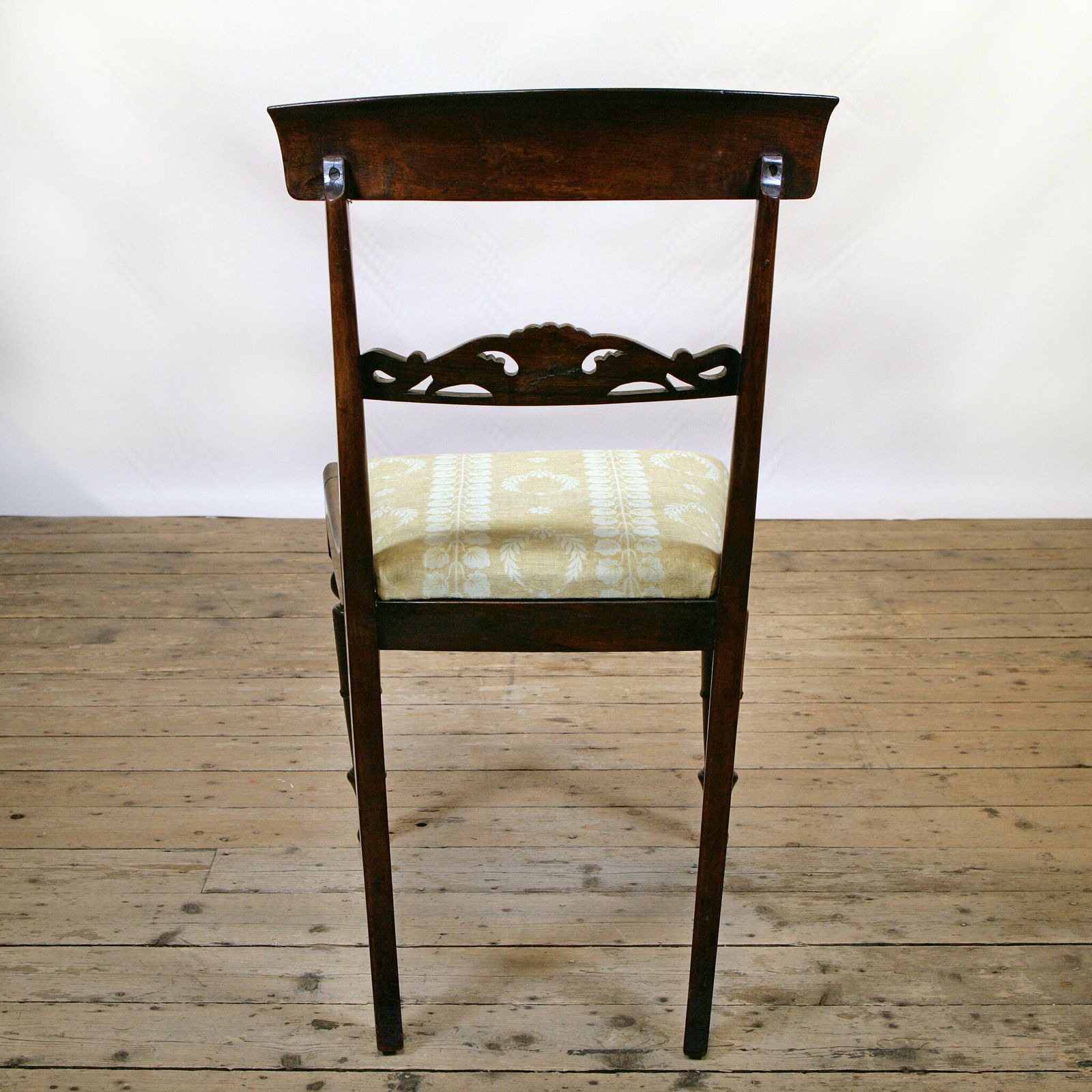 A Sophisticated William IV Rosewood Occasional Chair In Inchyra Linen photo furniture