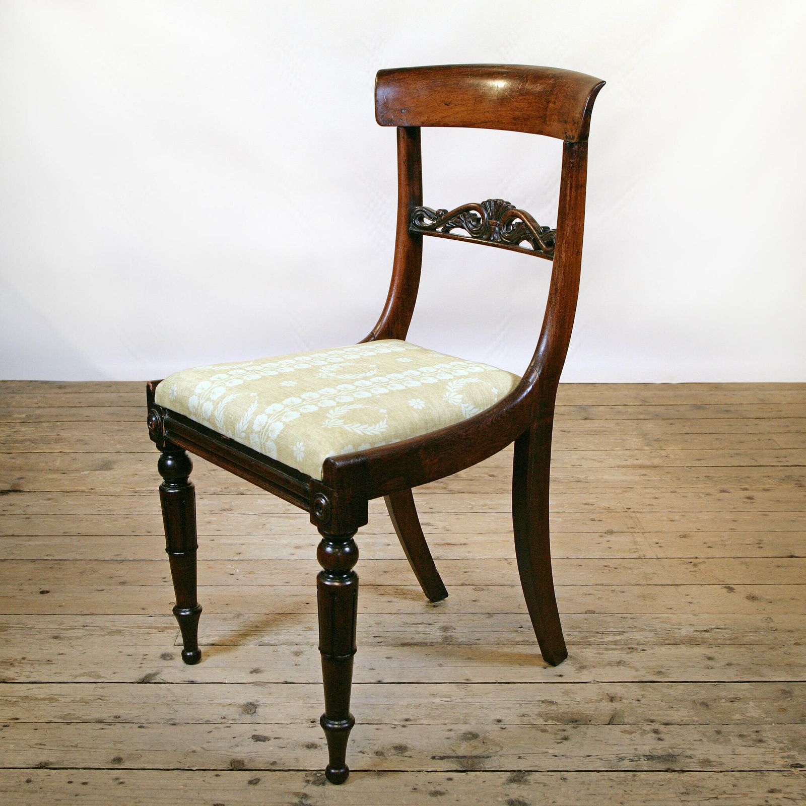 A Sophisticated William IV Rosewood Occasional Chair In Inchyra Linen photo Furniture