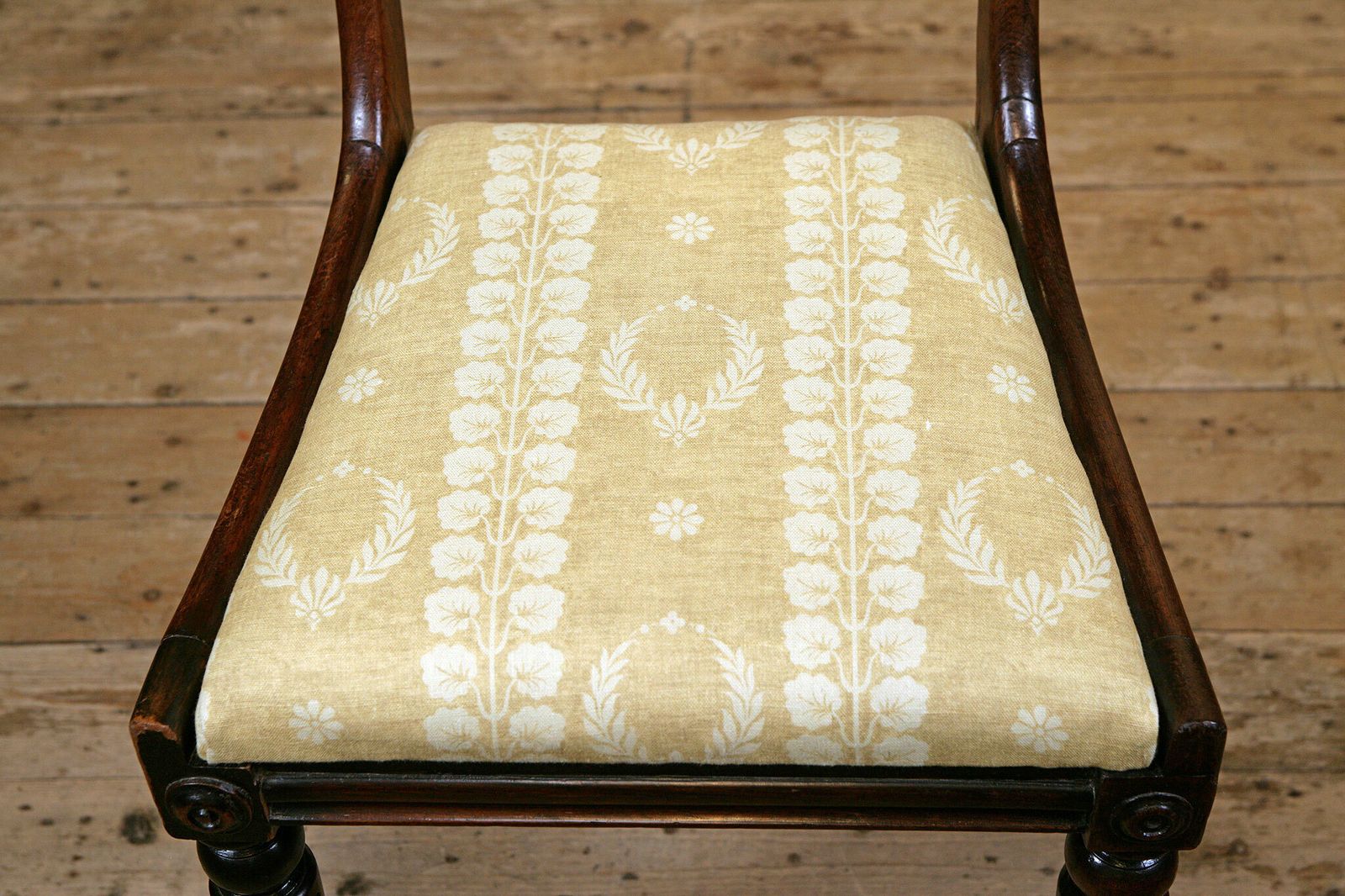 A Sophisticated William IV Rosewood Occasional Chair In Inchyra Linen photo 250.0