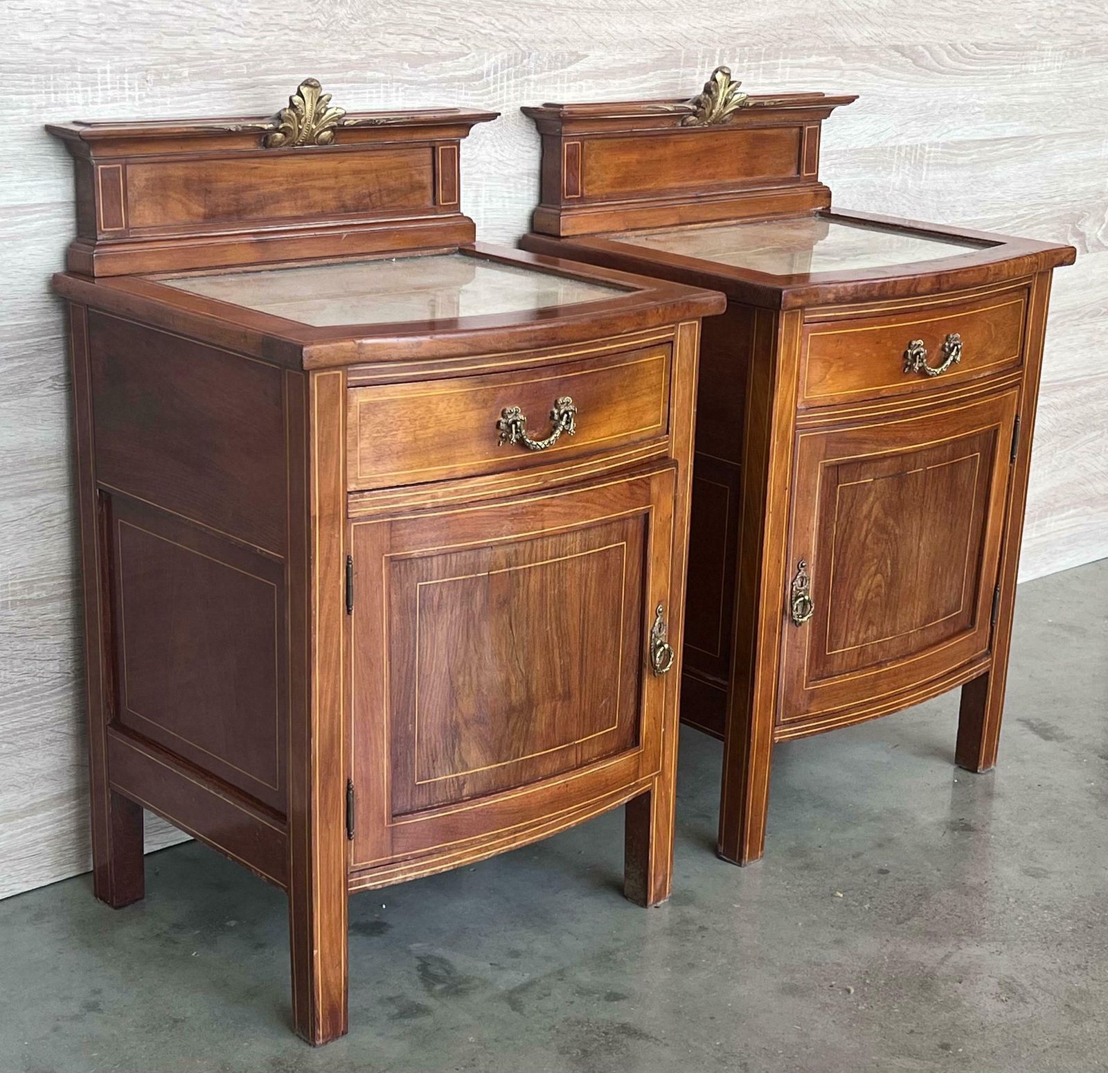Tables de chevet françaises de style Louis XV en bois de citronnier, une porte - paire photo 2766.0