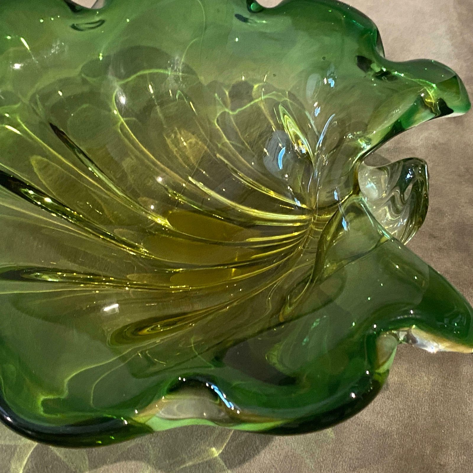 1970s Mid Century Modern Green And Yellow Murano Glass Sea Shell Bowl By Seguso photo 389.0