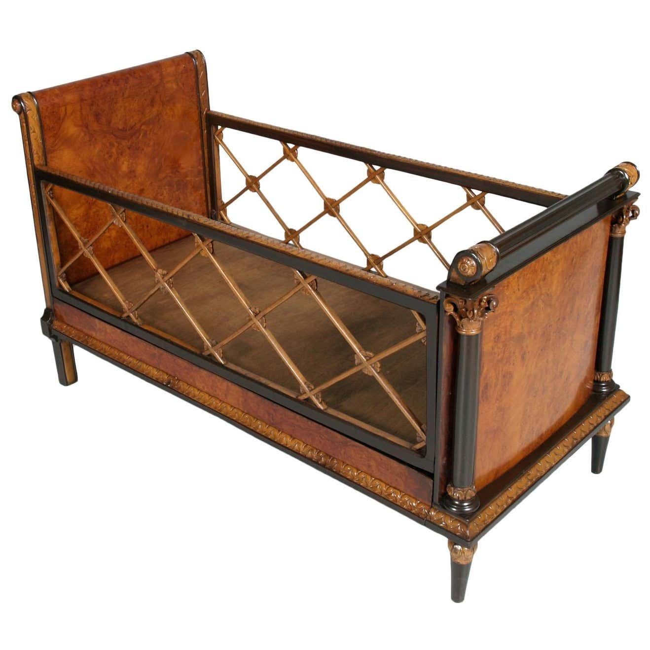 Cantù Baby Bed Cot In Burl Walnut, Walnut & Carved Maple Paolo Buffa Attributed photo Furniture