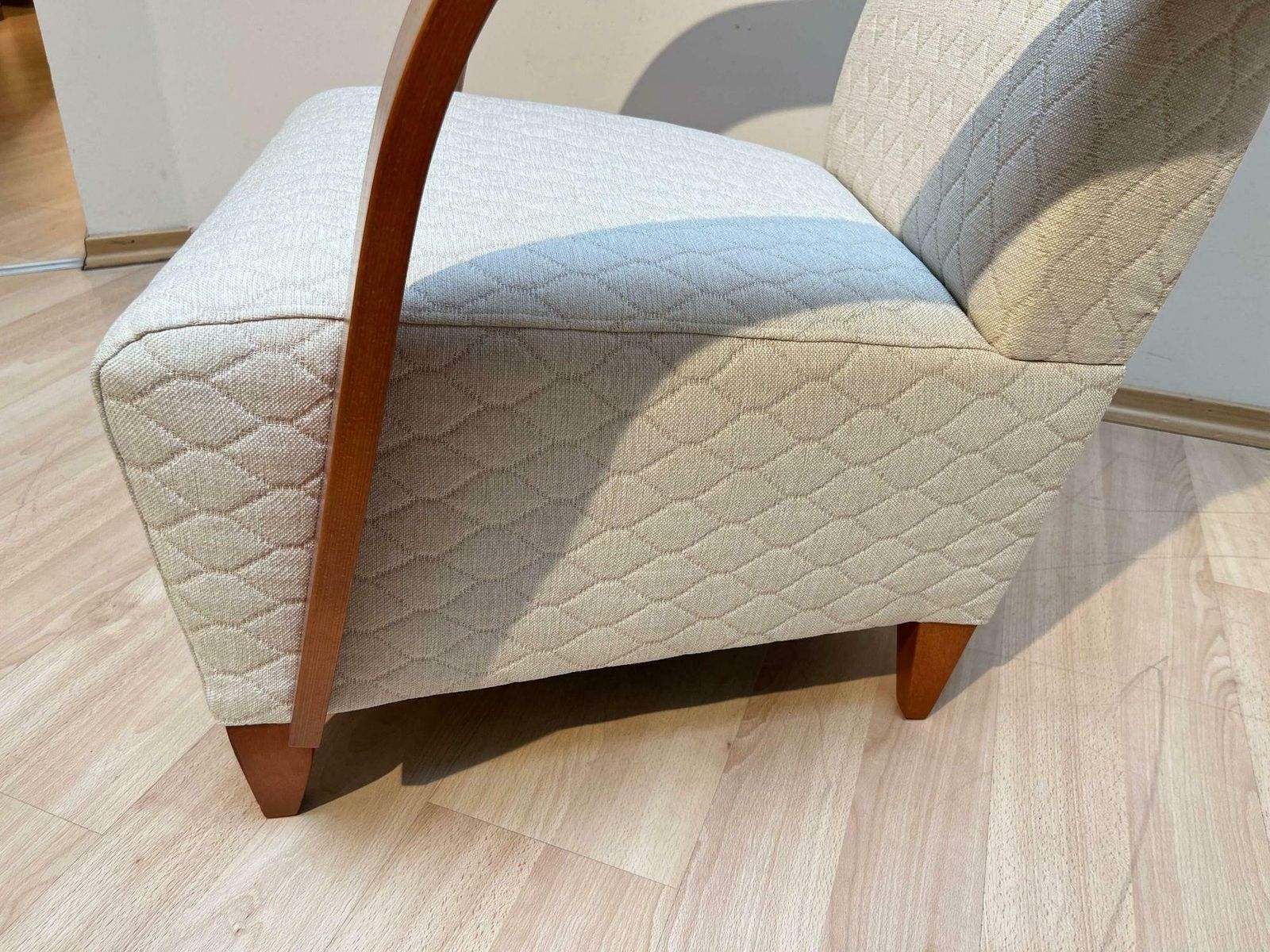 photo vinterior Spanish Design Club Chair, Beech, Plywood, Cream Quilt Fabric, 1990s