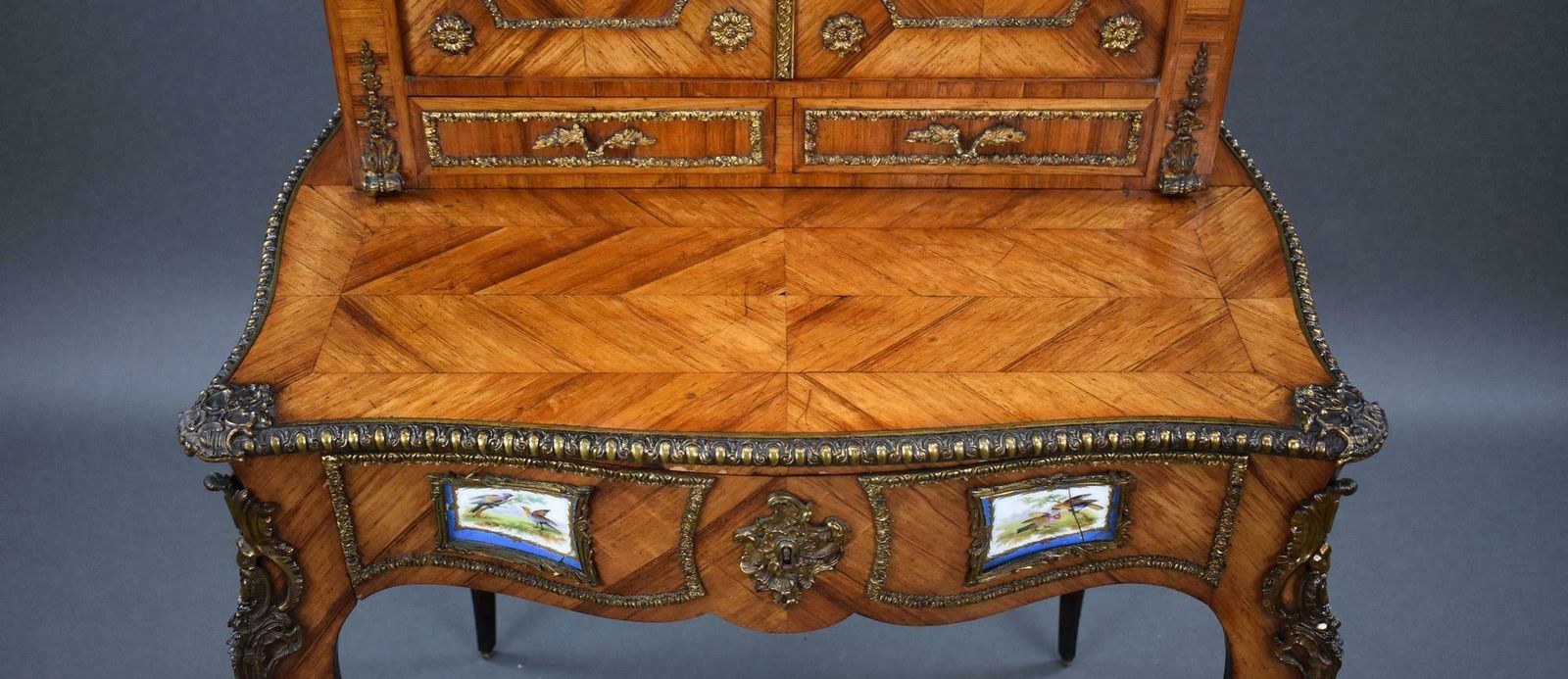 19th Century Walnut Bonheur Du Jour photo vintage