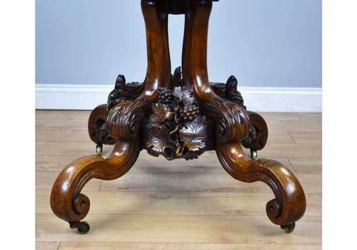 photo furniture 19th Century, English Victorian Burr Walnut Loo Table