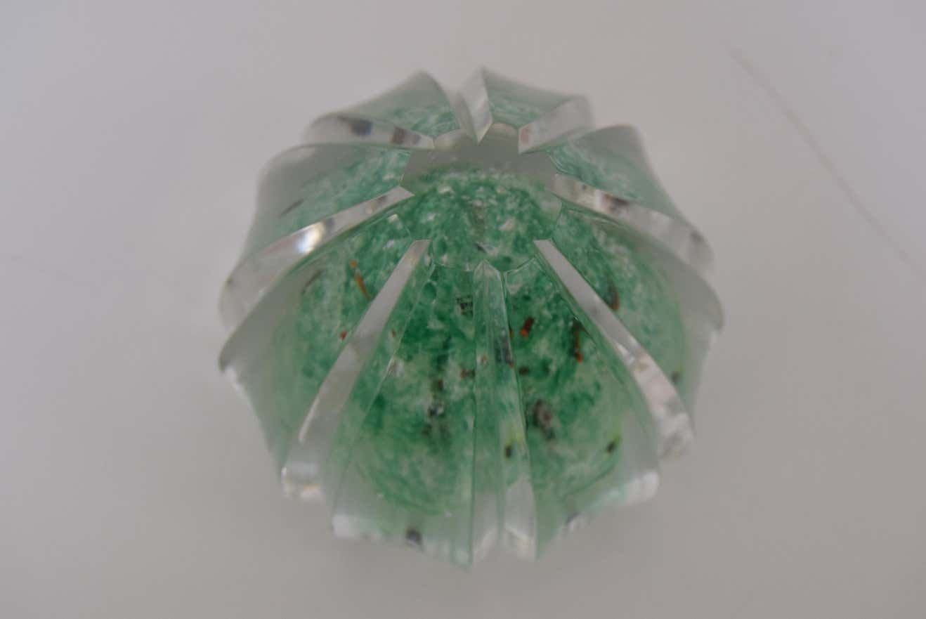 Art Glass Paperweight, Glasswork Novy Bor, 1950s photo vinterior