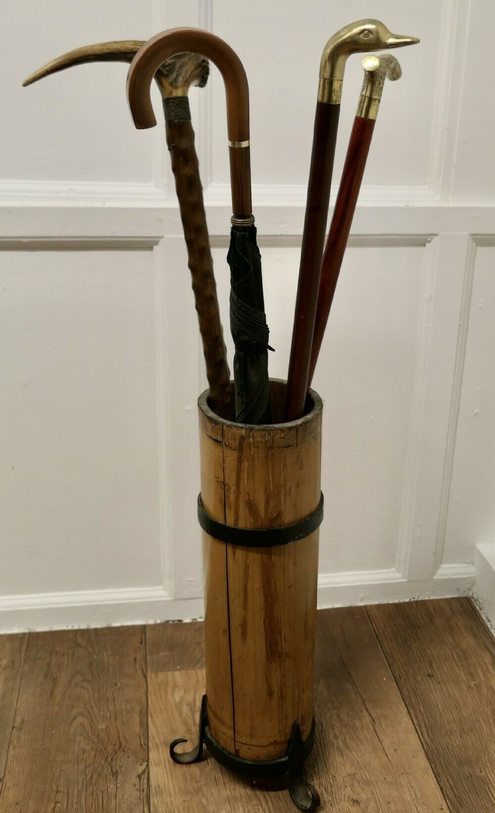 Arts And Crafts Stick Stand Made From Giant Bamboo photo 390.0