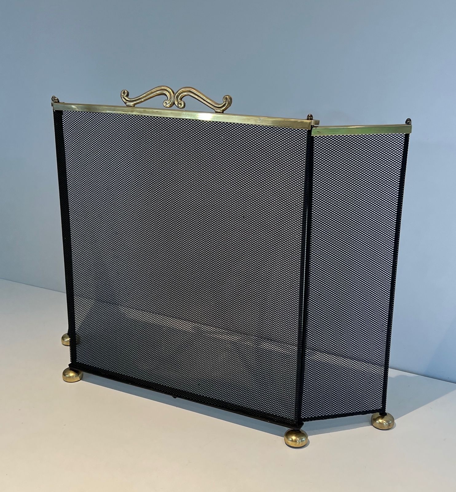 Brass And Grilling Fireplace Screen photo vinterior