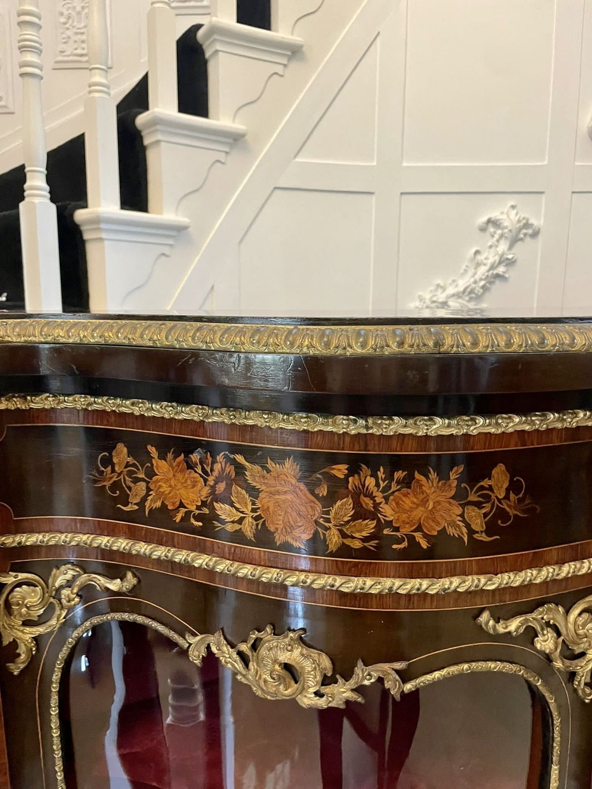 photo vinterior Outstanding Quality Antique Floral Marquetry Ormolu Mounted Serpentine Shaped Credenza