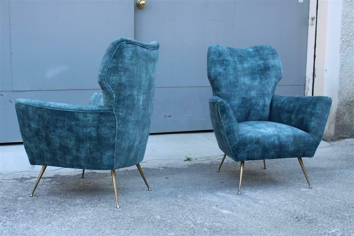 photo vinterior Pair Of Mid Century Italian Armchairs With Brass Feet And Blue Velvet Gio Ponti Style