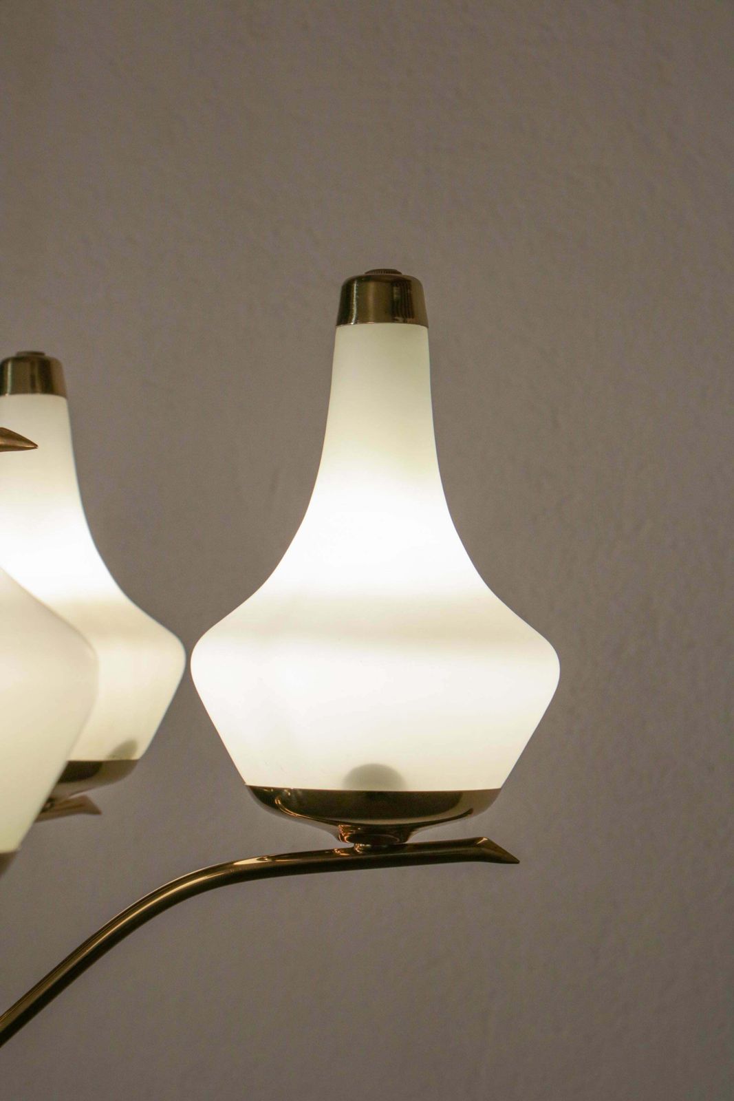 Italian Midcentury Six Lights Gold And Ivory Chandelier Attributed To Stilnovo photo vinterior