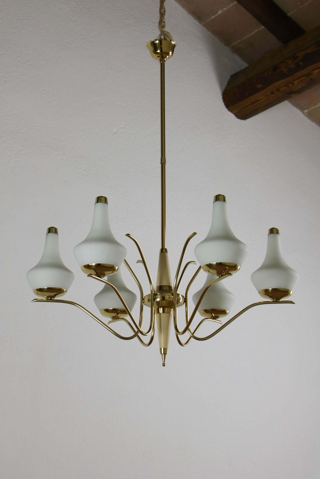 photo for sale Italian Midcentury Six Lights Gold And Ivory Chandelier Attributed To Stilnovo