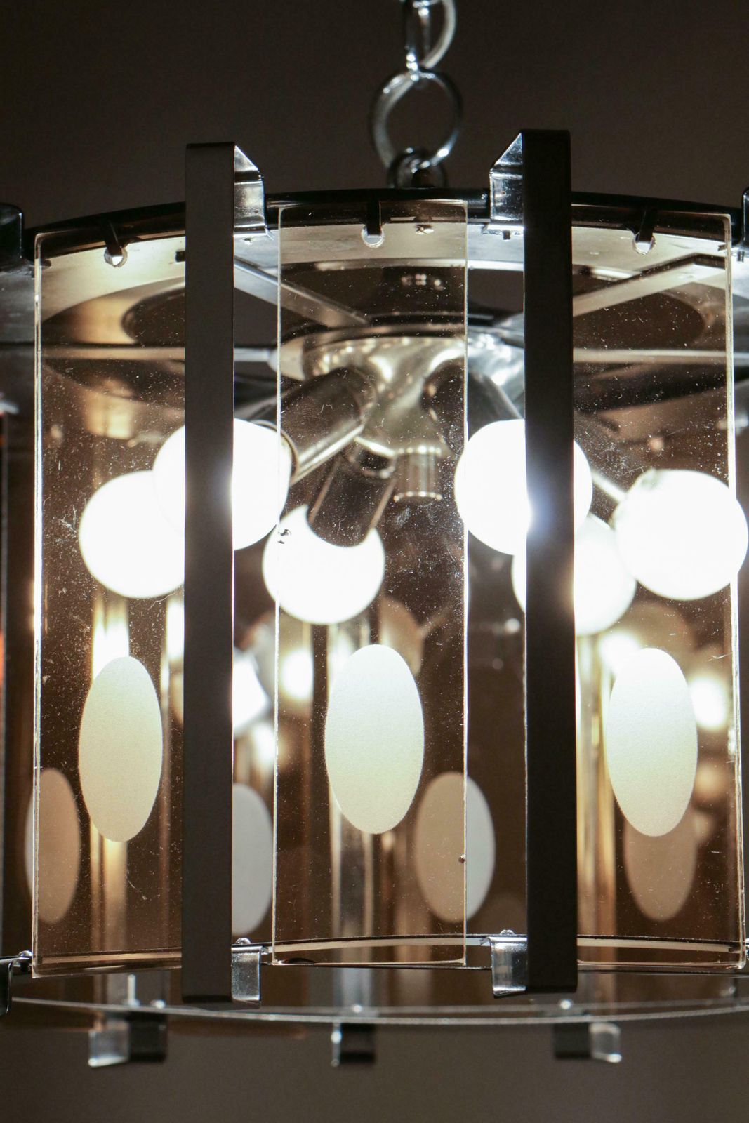 photo vintage Midcentury Six Lights Black And Chromed Chandelier Attributed To Gino Vistosi