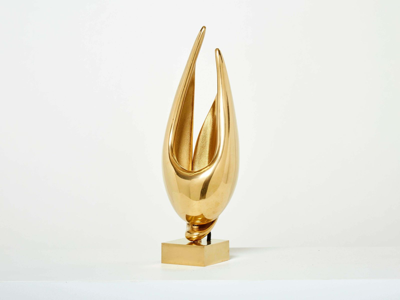 Lampe de table sculpture moderniste en bronze doré, Michel Armand, 1970 photo furniture
