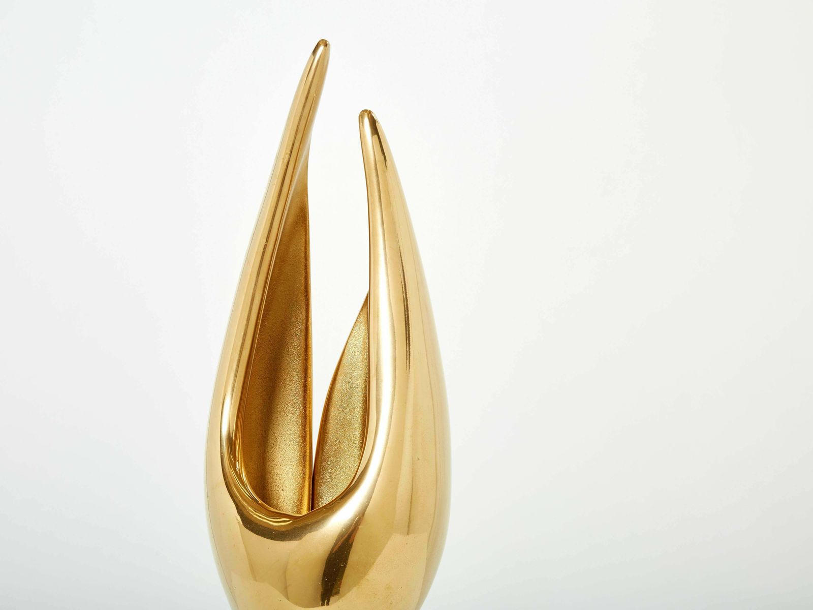 Lampe de table sculpture moderniste en bronze doré, Michel Armand, 1970 photo for sale