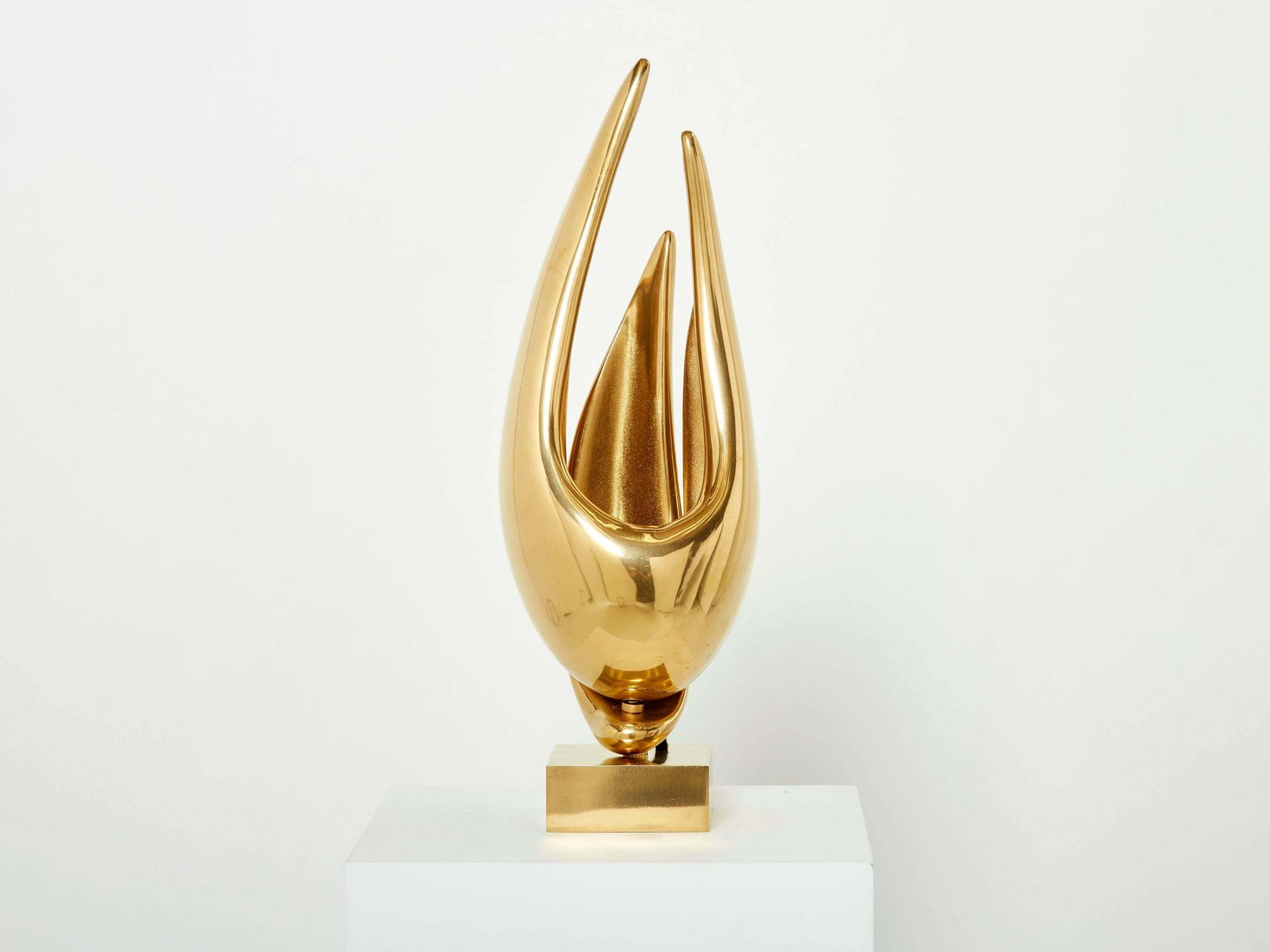photo for sale Lampe de table sculpture moderniste en bronze doré, Michel Armand, 1970